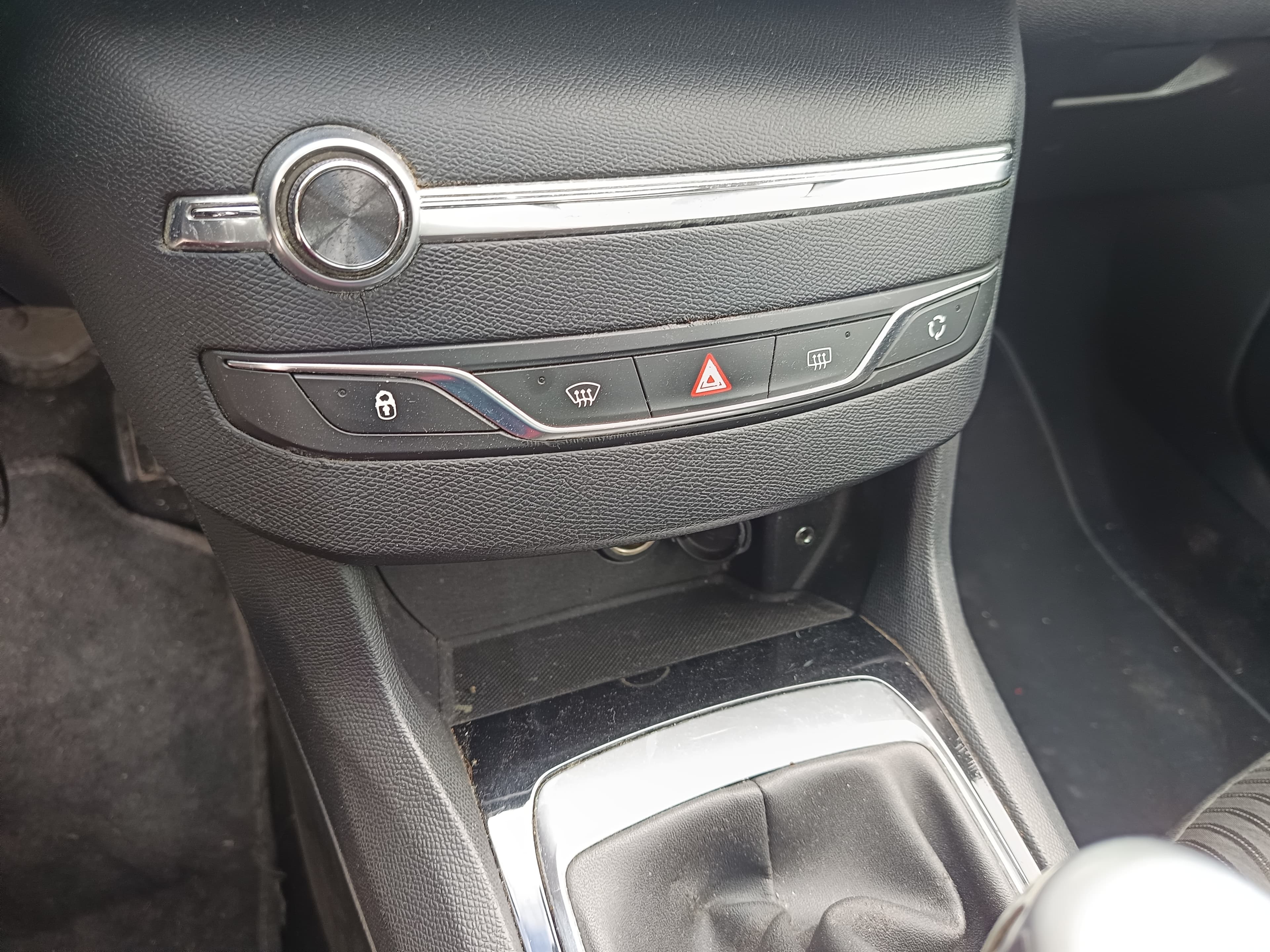 Peugeot 308 · Ano 2014 — imagen 48