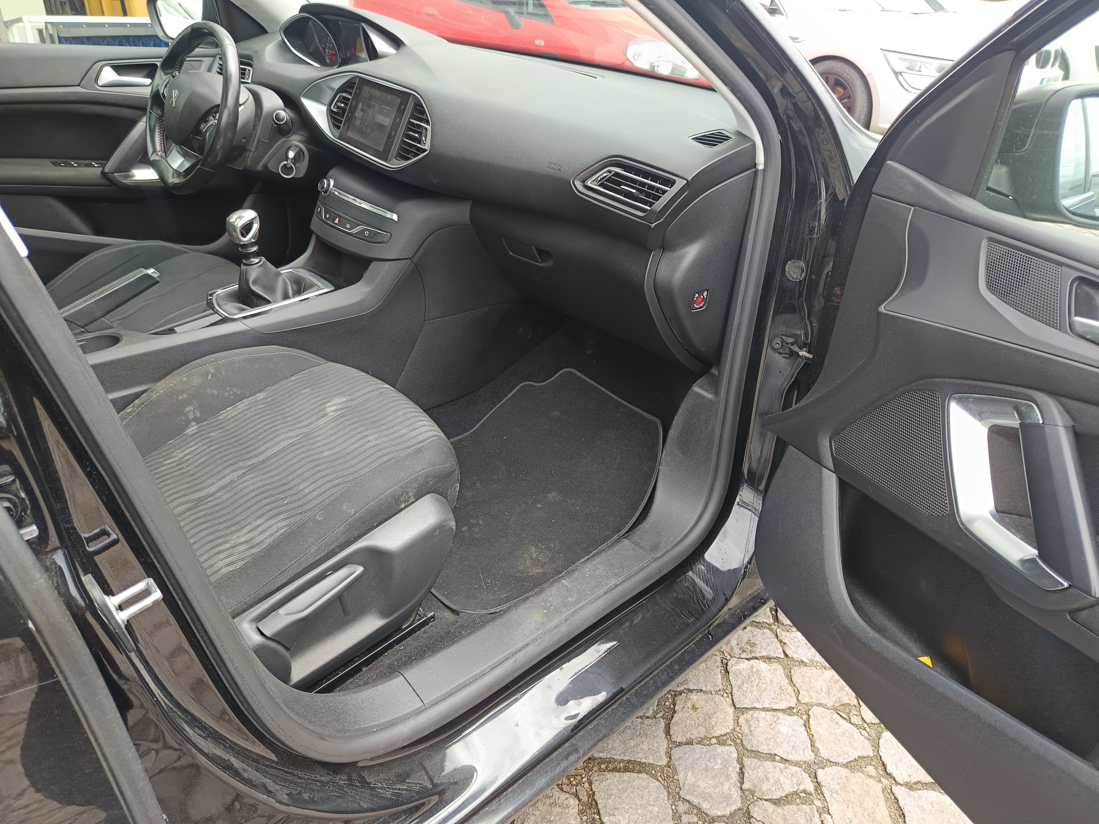 Peugeot 308 · Ano 2014 — imagen 32