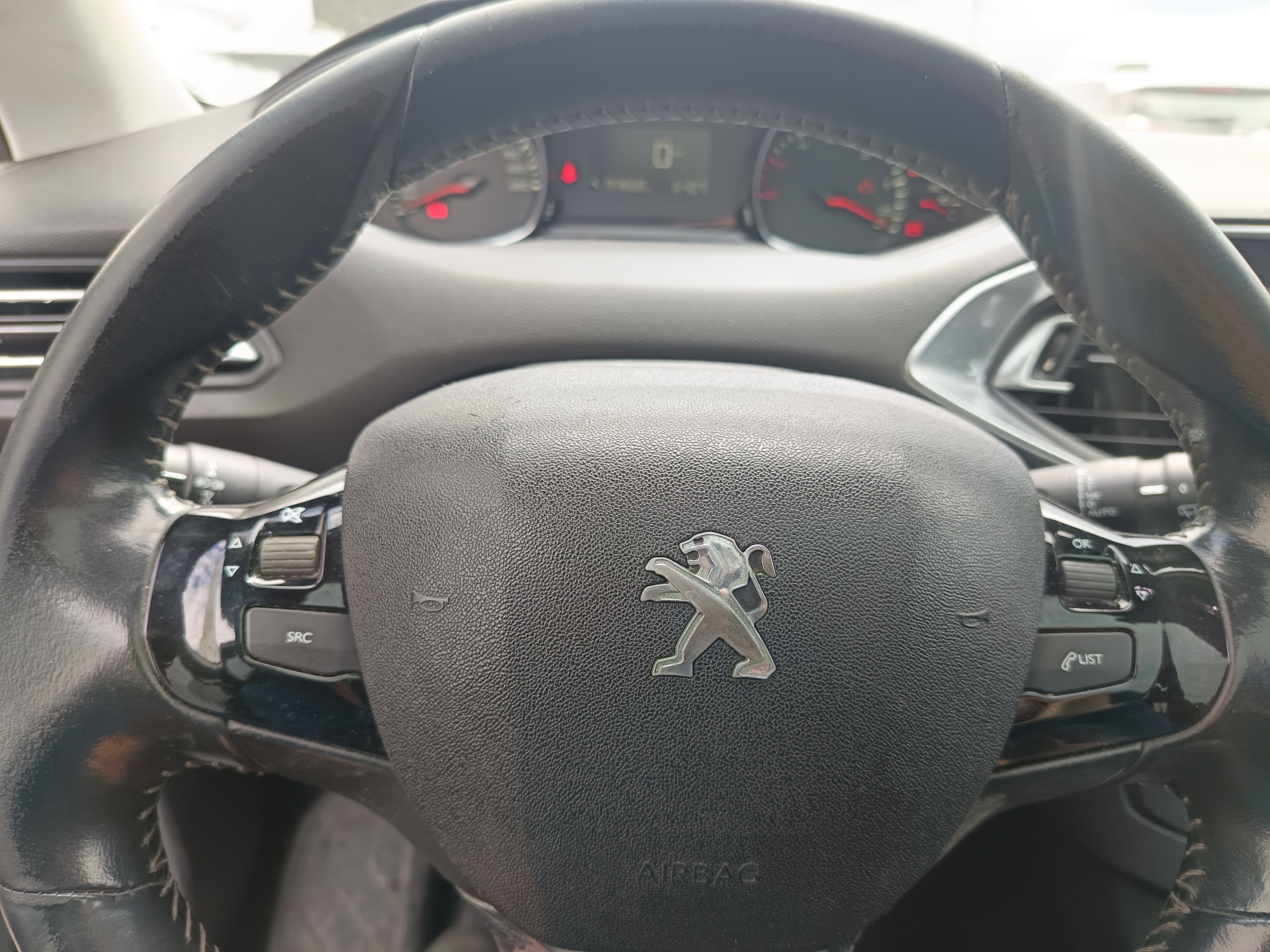 Peugeot 308 · Ano 2014 — imagen 50