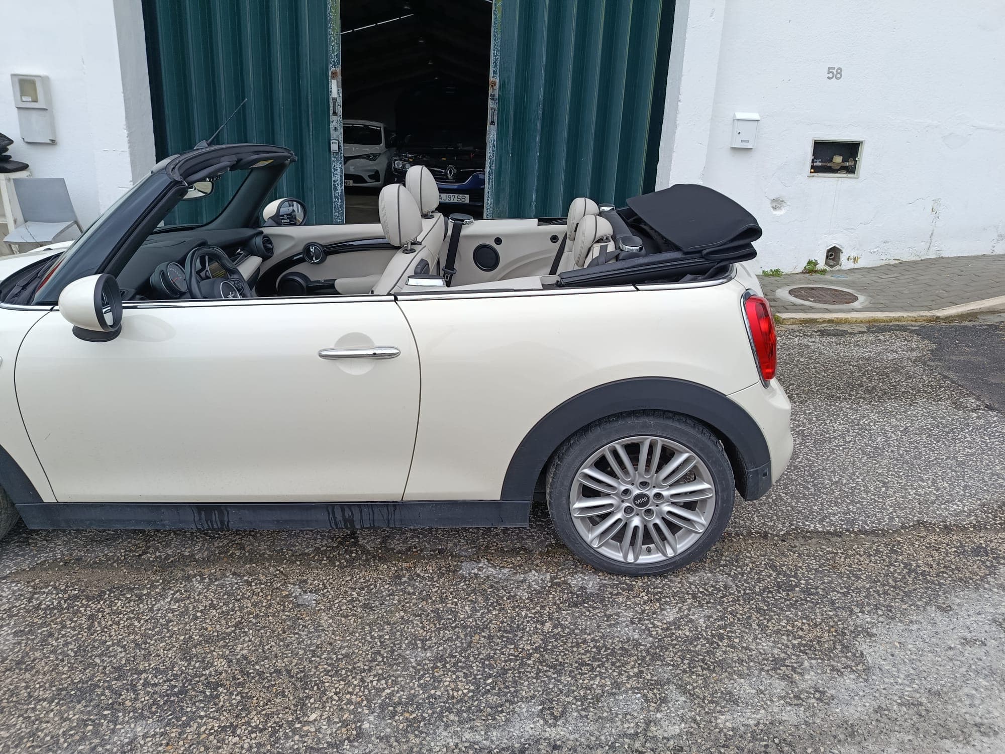 Mini Cooper SD · Ano 2017 — image 9