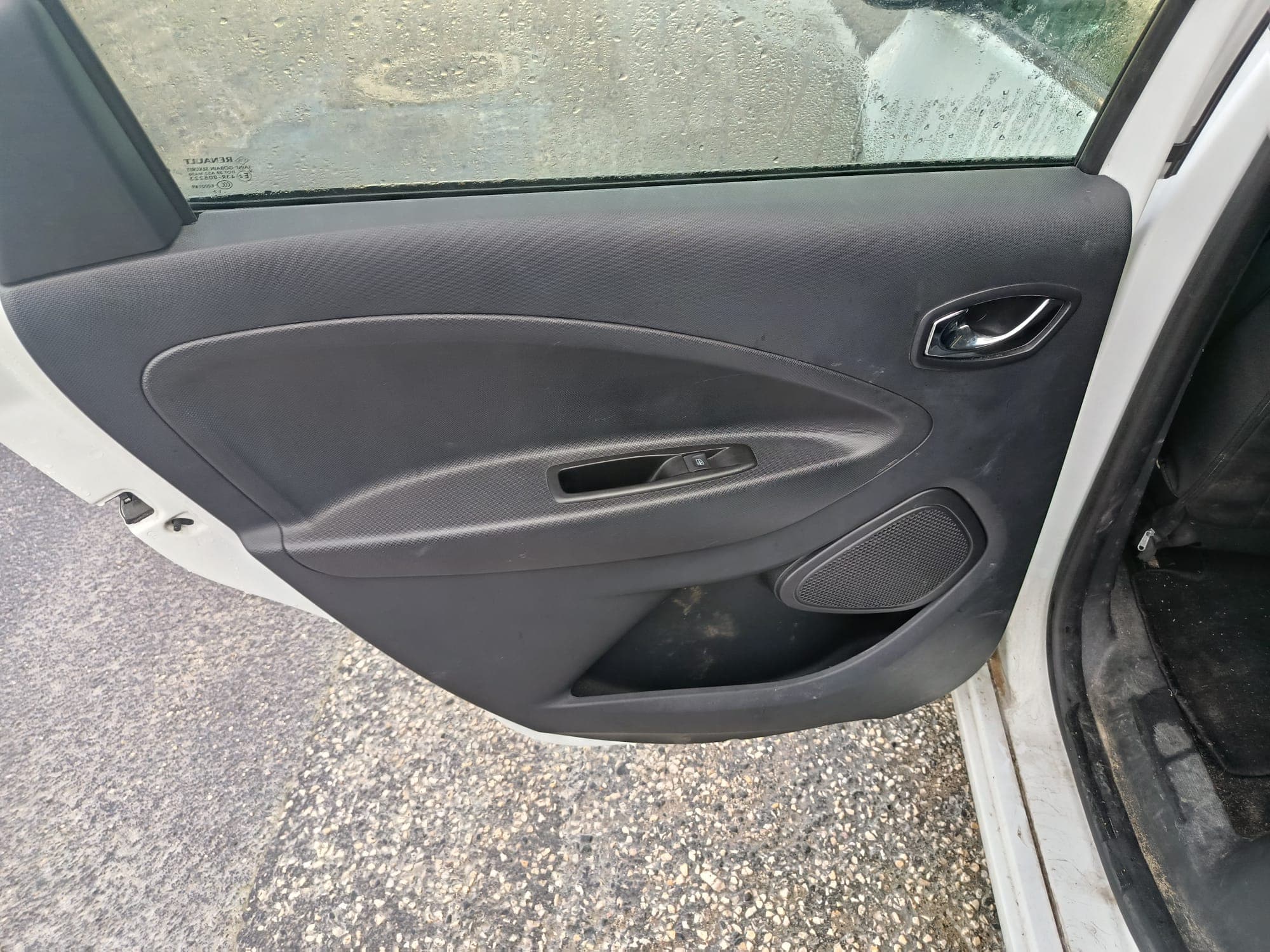 Renault Zoe · Ano 2017 — imagem 16