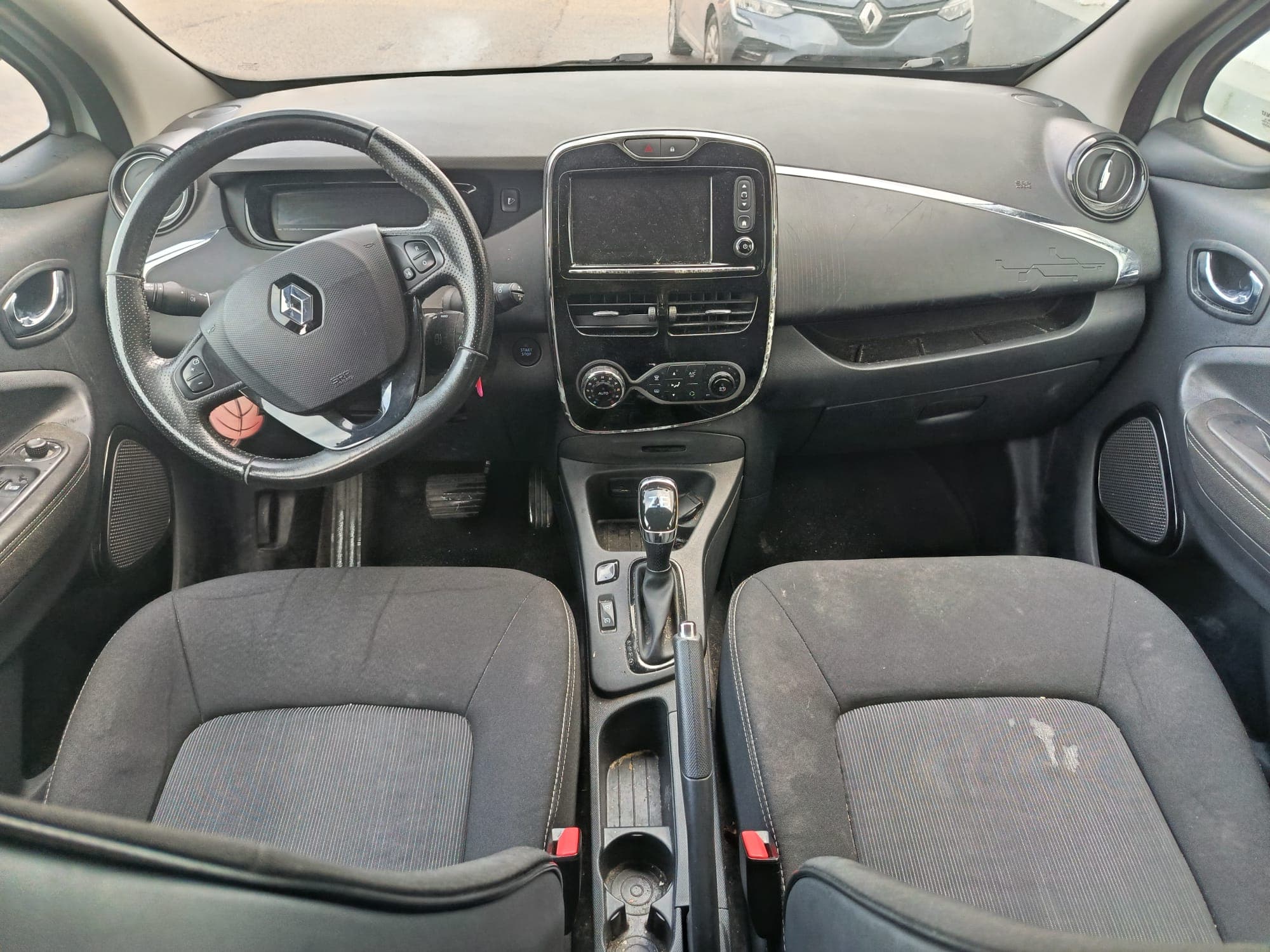 Renault Zoe · Ano 2017 — imagem 15