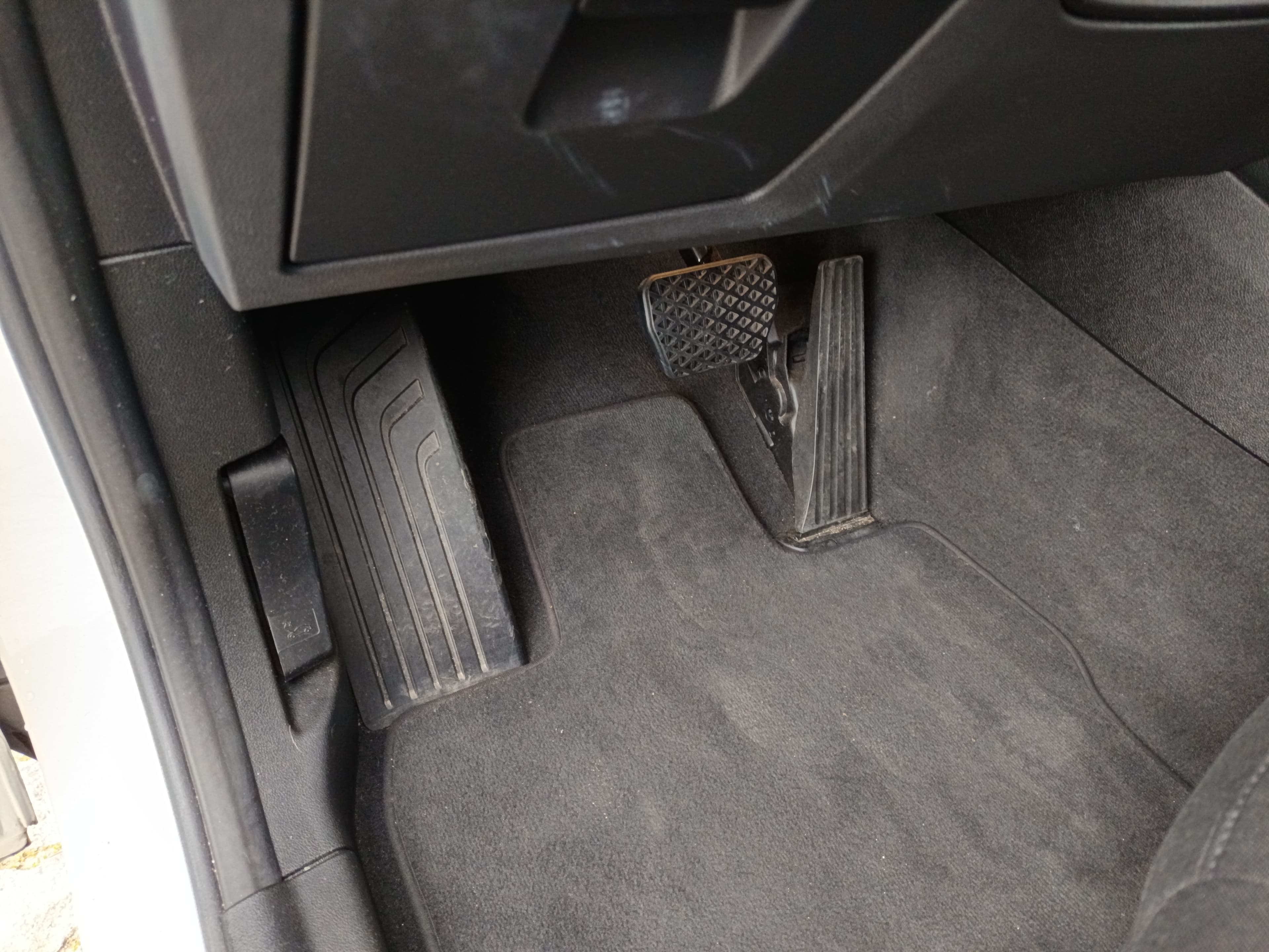 BMW X3 sDrive18d · Ano 2021 — imagem 35