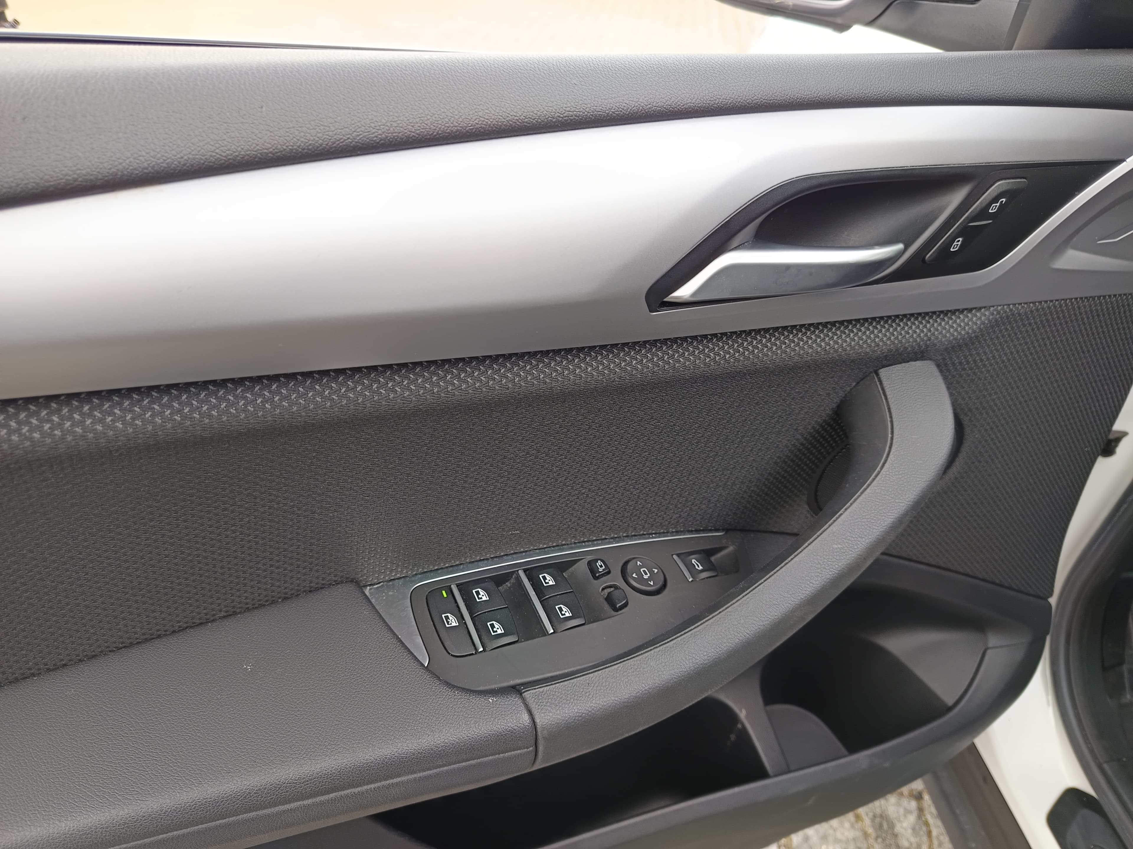 BMW X3 sDrive18d · Ano 2021 — imagem 33