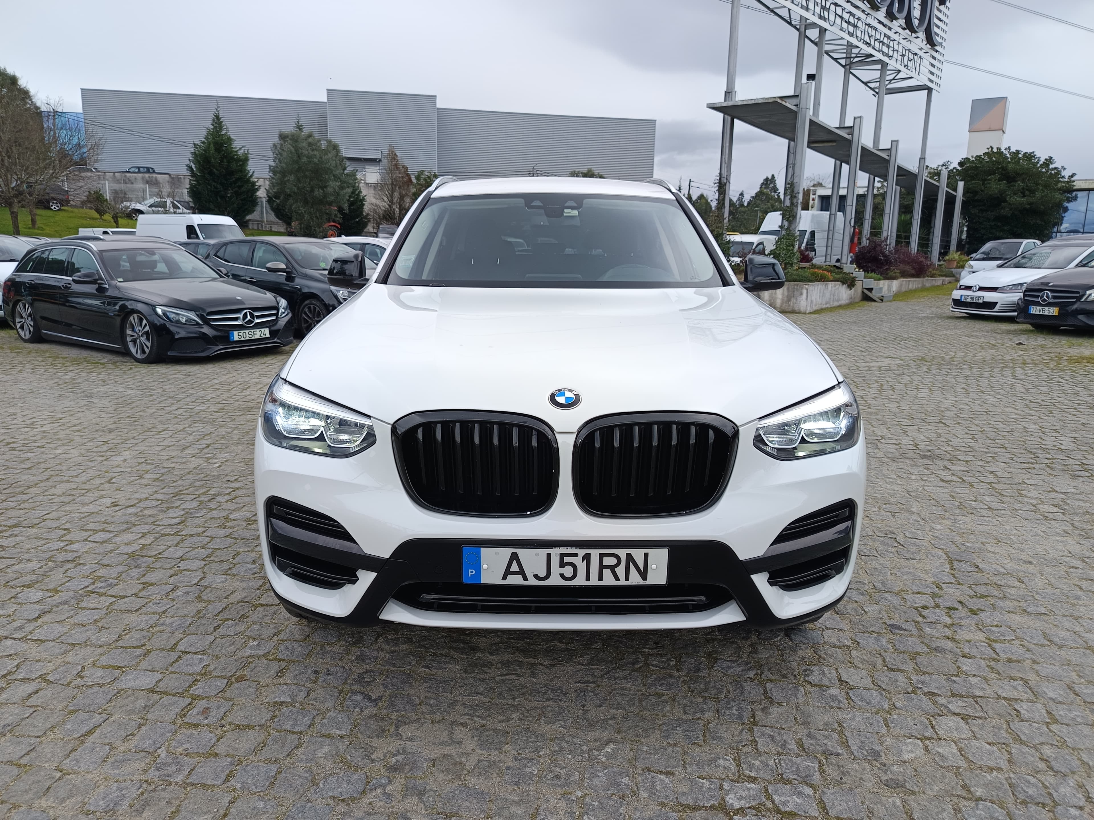 BMW X3 sDrive18d · Ano 2021 — imagem 2