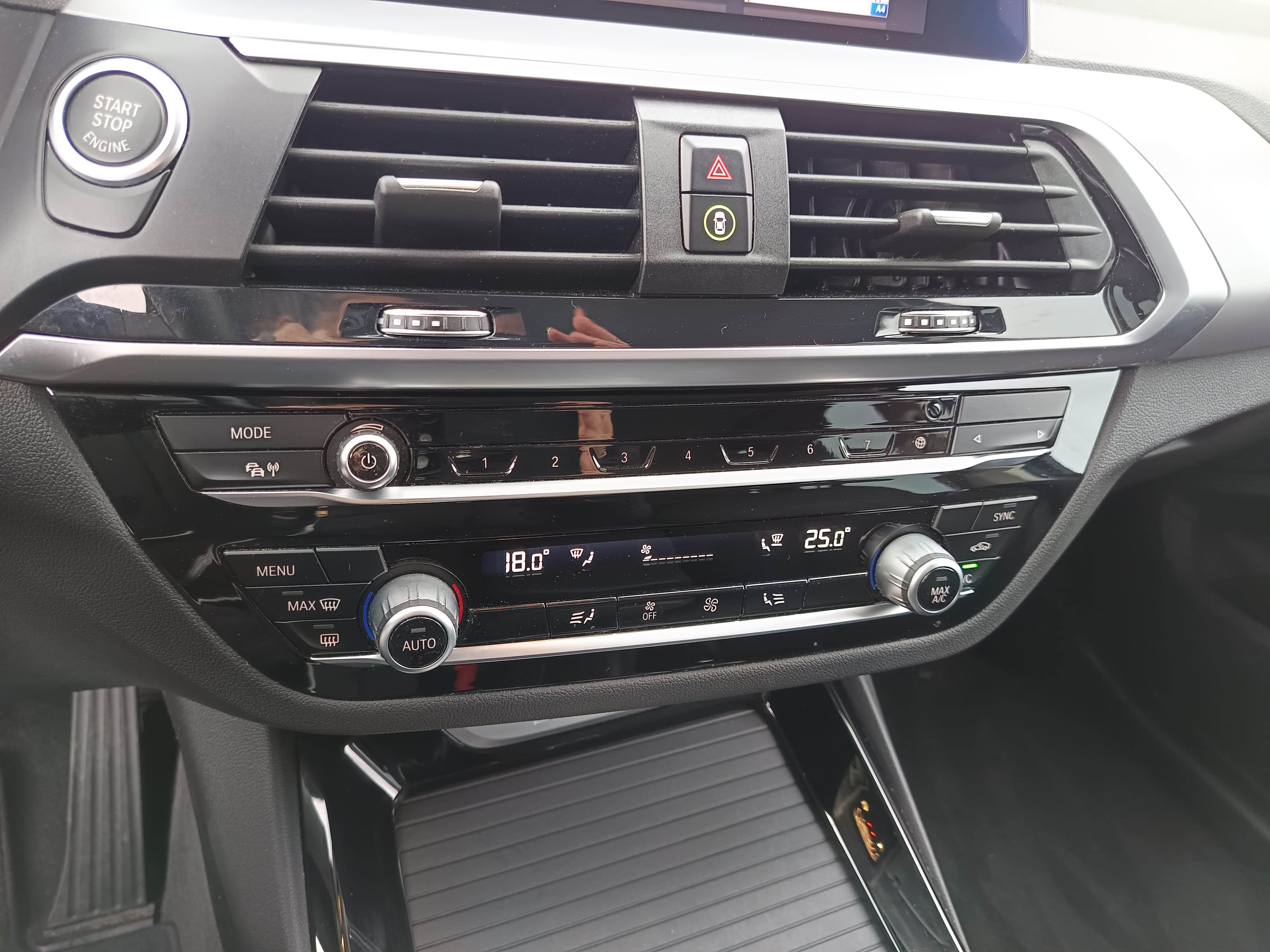 BMW X3 sDrive18d · Ano 2021 — imagem 40