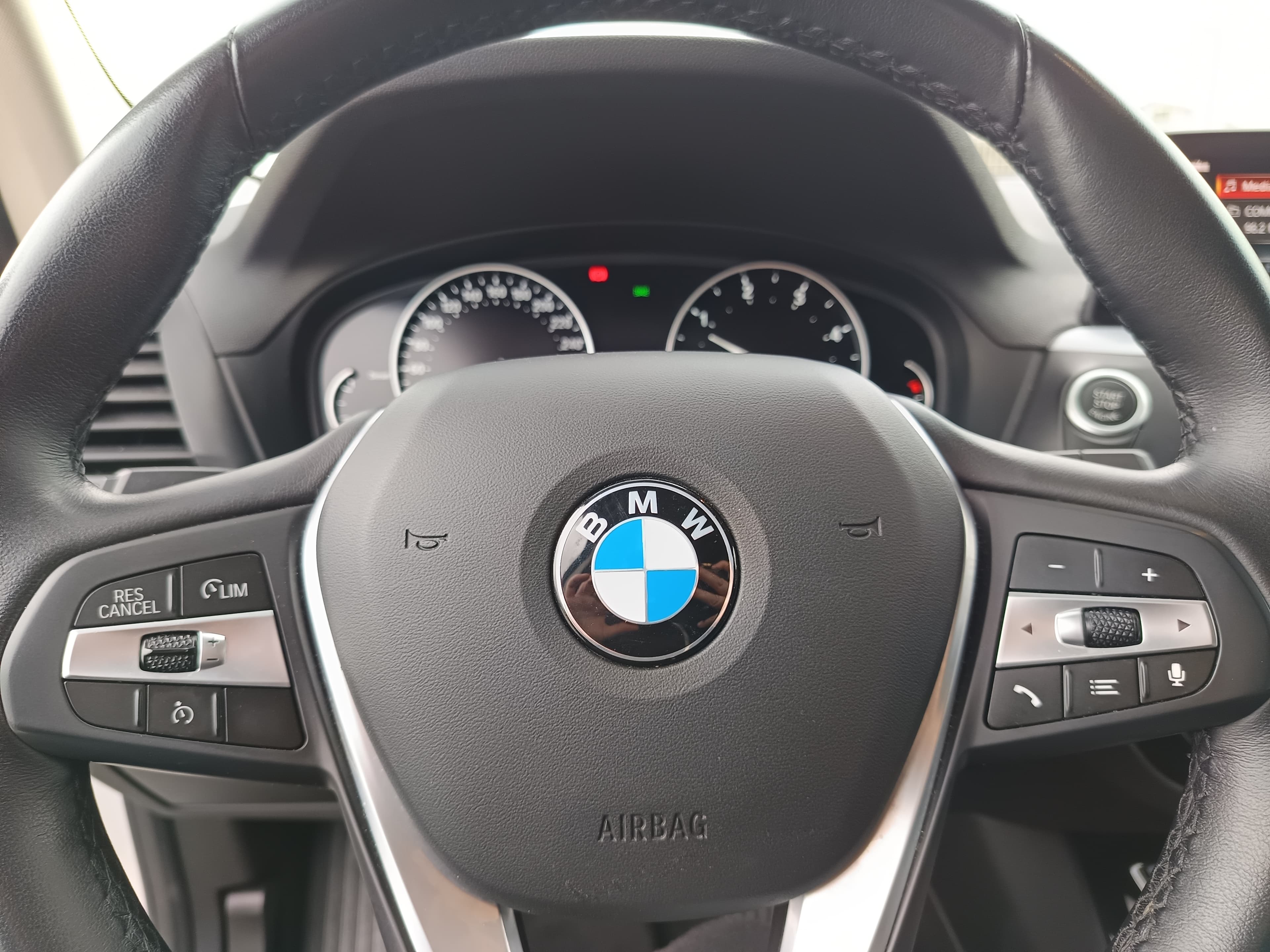 BMW X3 sDrive18d · Ano 2021 — imagem 42