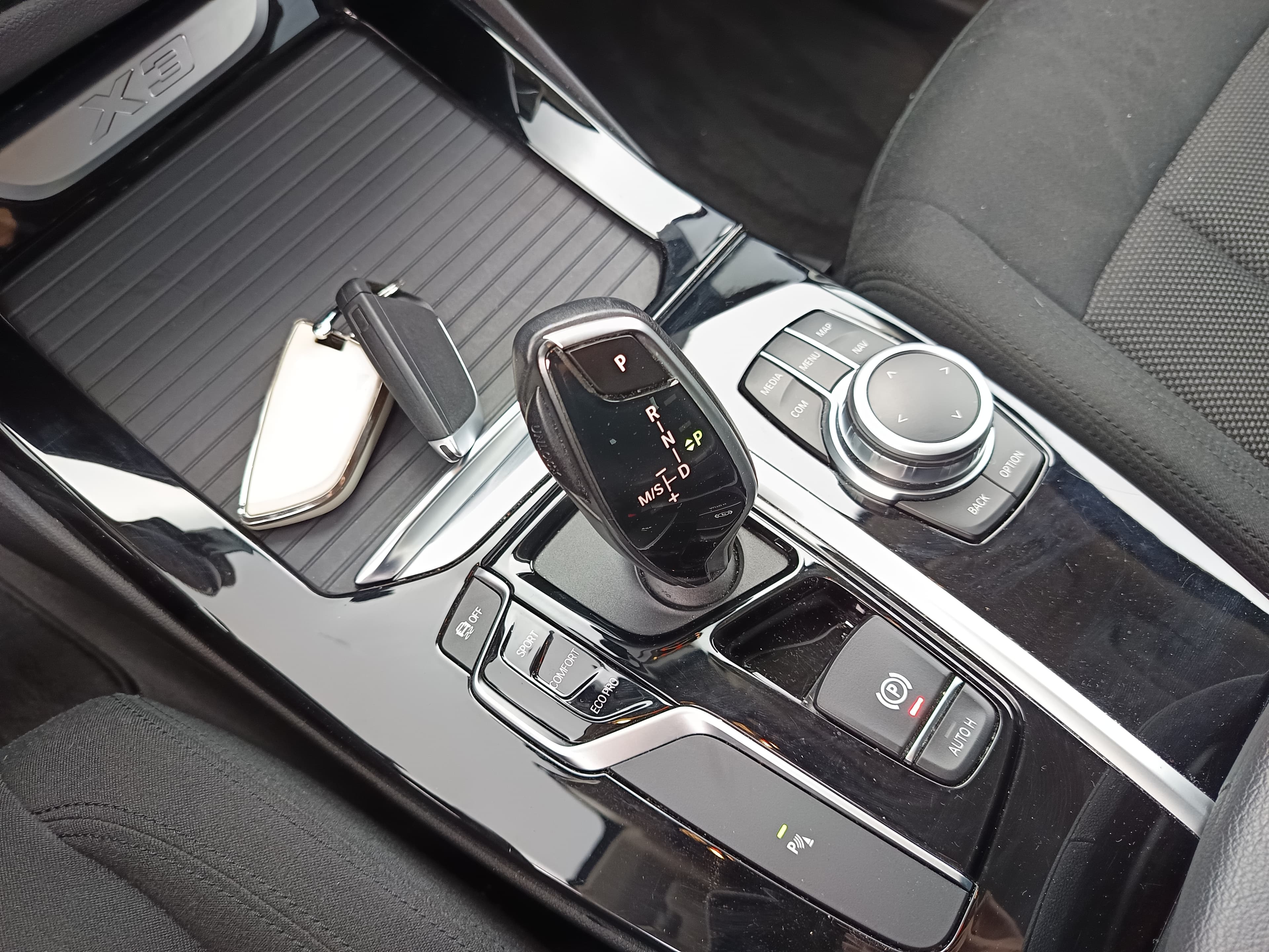 BMW X3 sDrive18d · Ano 2021 — imagem 41
