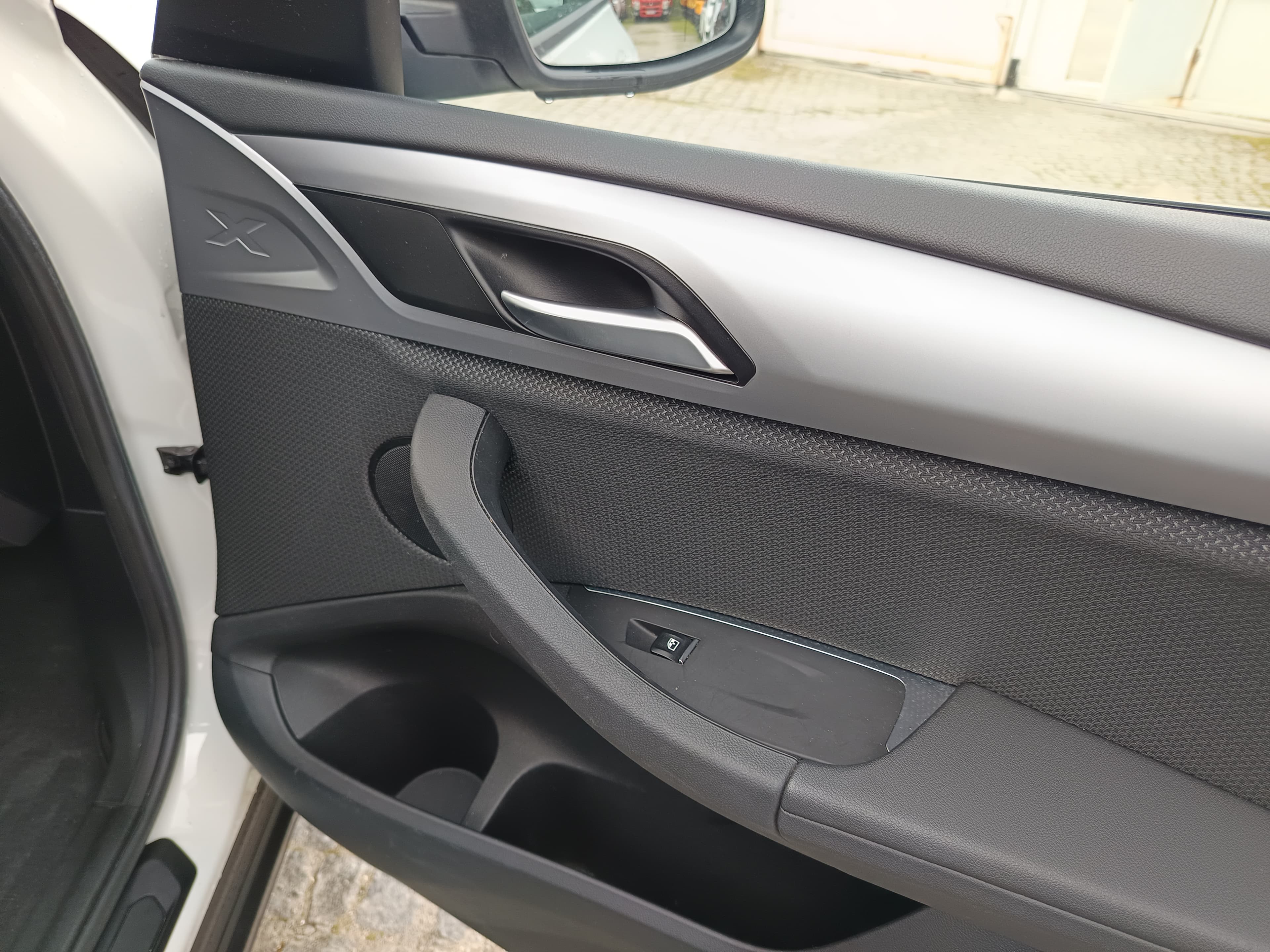 BMW X3 sDrive18d · Ano 2021 — imagem 26