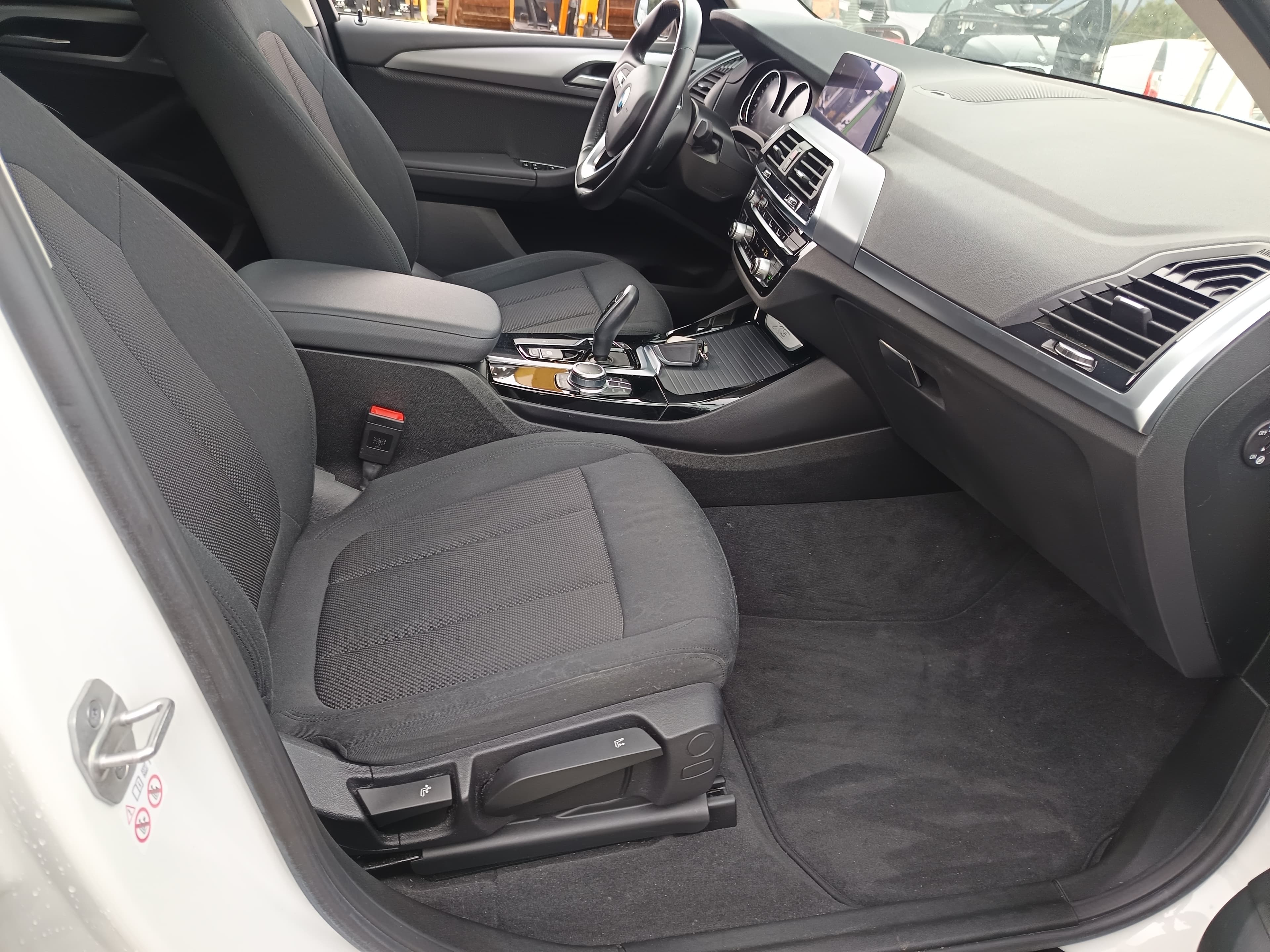 BMW X3 sDrive18d · Ano 2021 — imagem 27