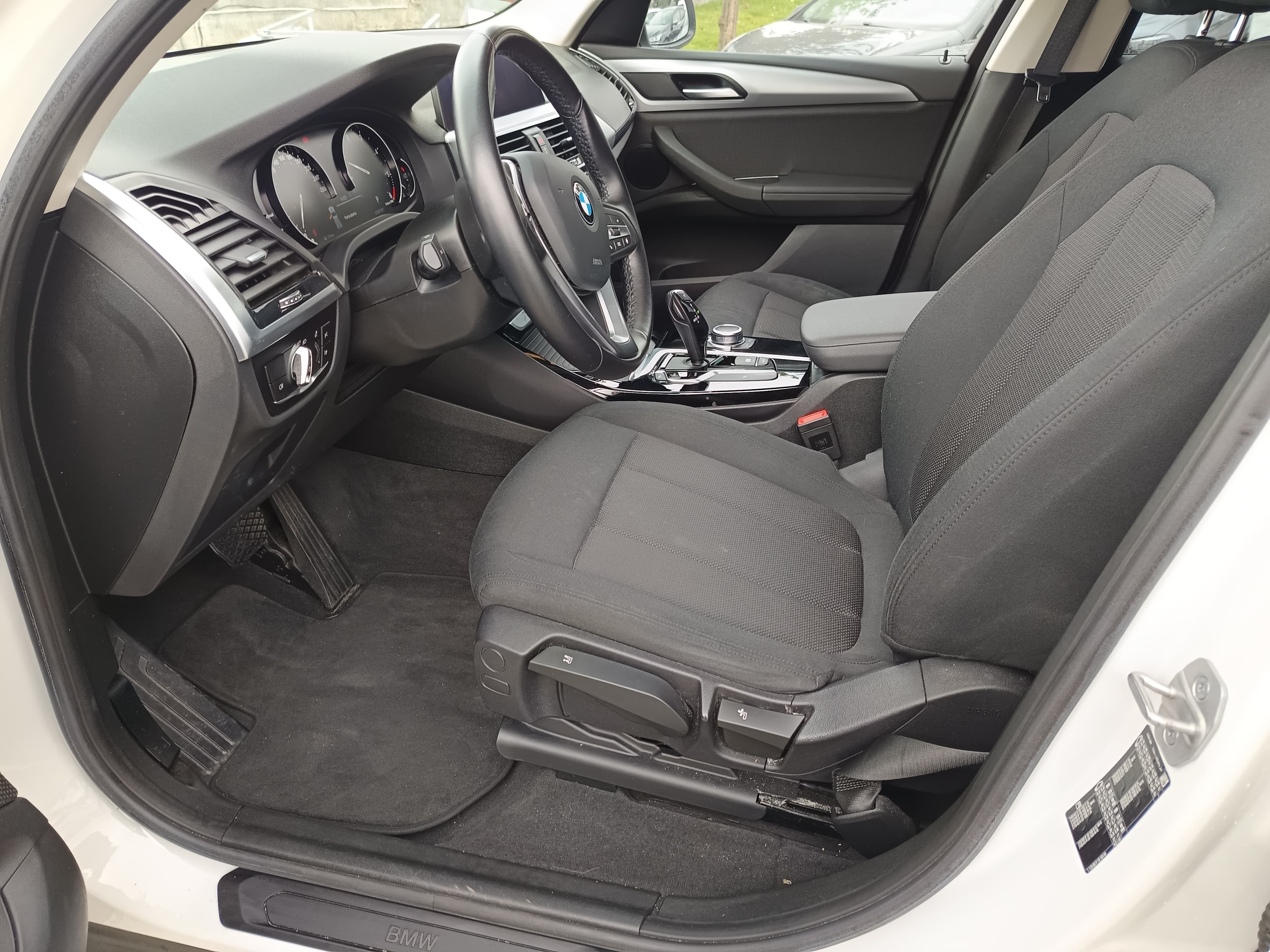 BMW X3 sDrive18d · Ano 2021 — imagem 34