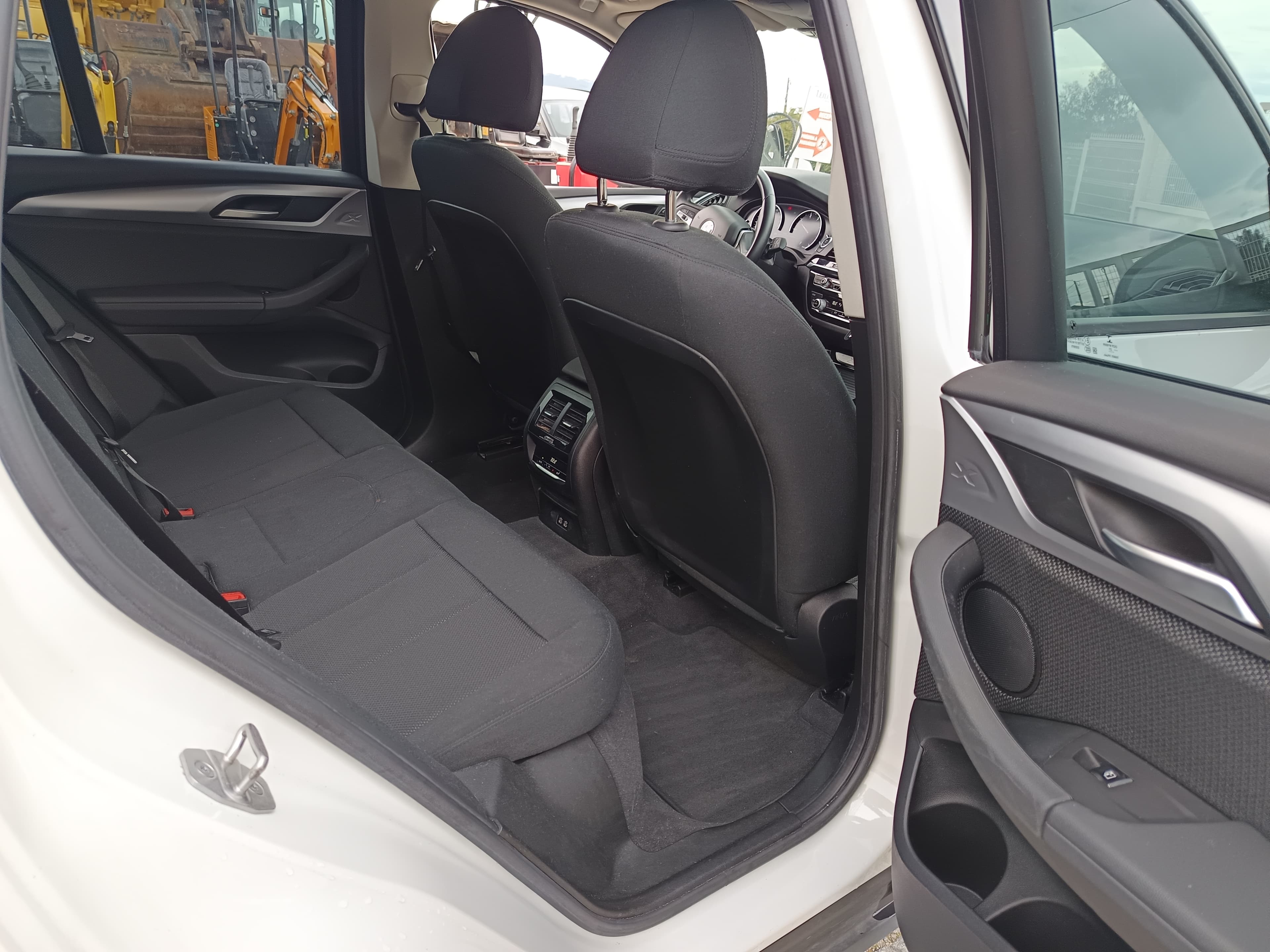BMW X3 sDrive18d · Ano 2021 — imagem 22