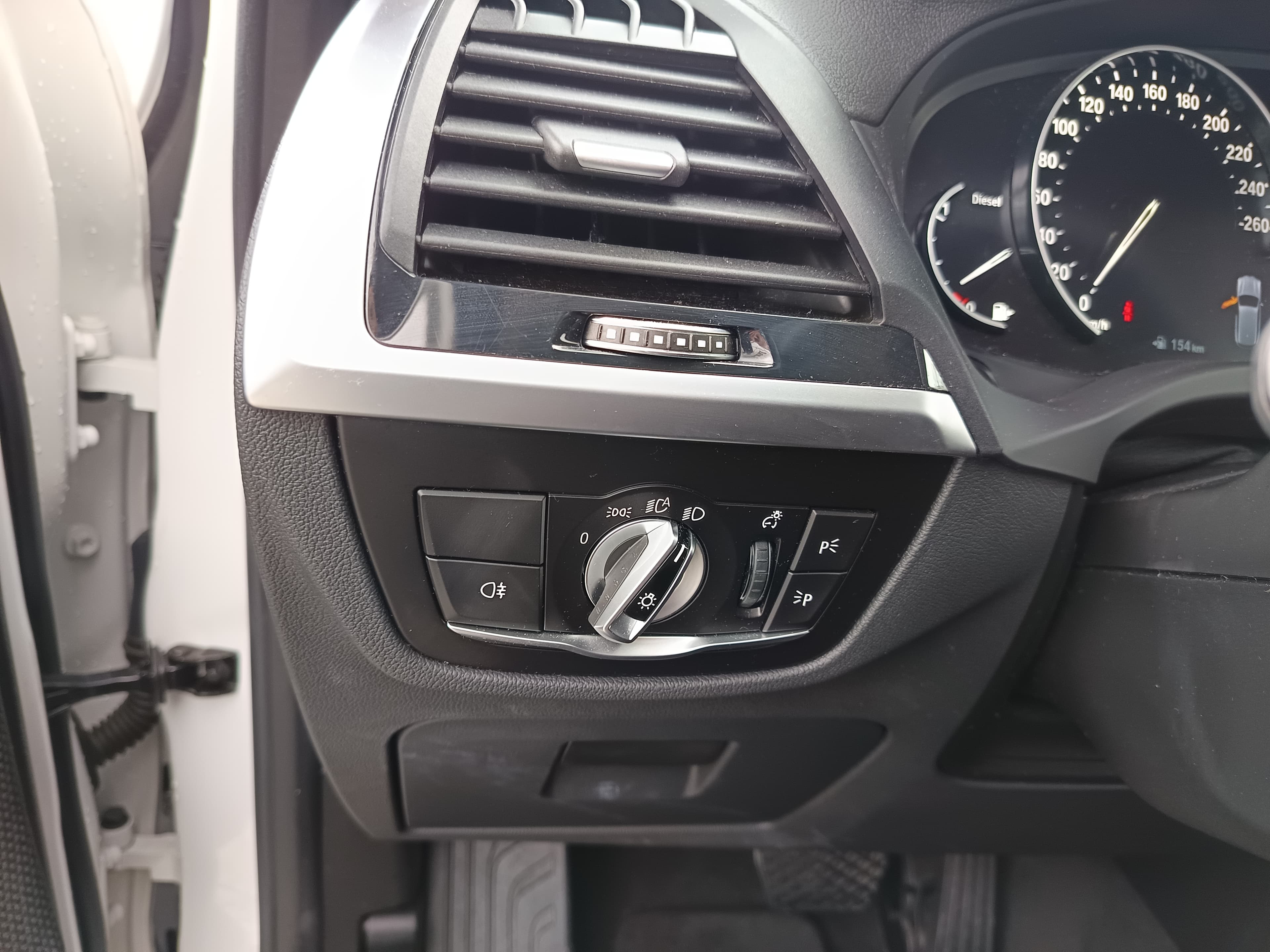 BMW X3 sDrive18d · Ano 2021 — imagem 46