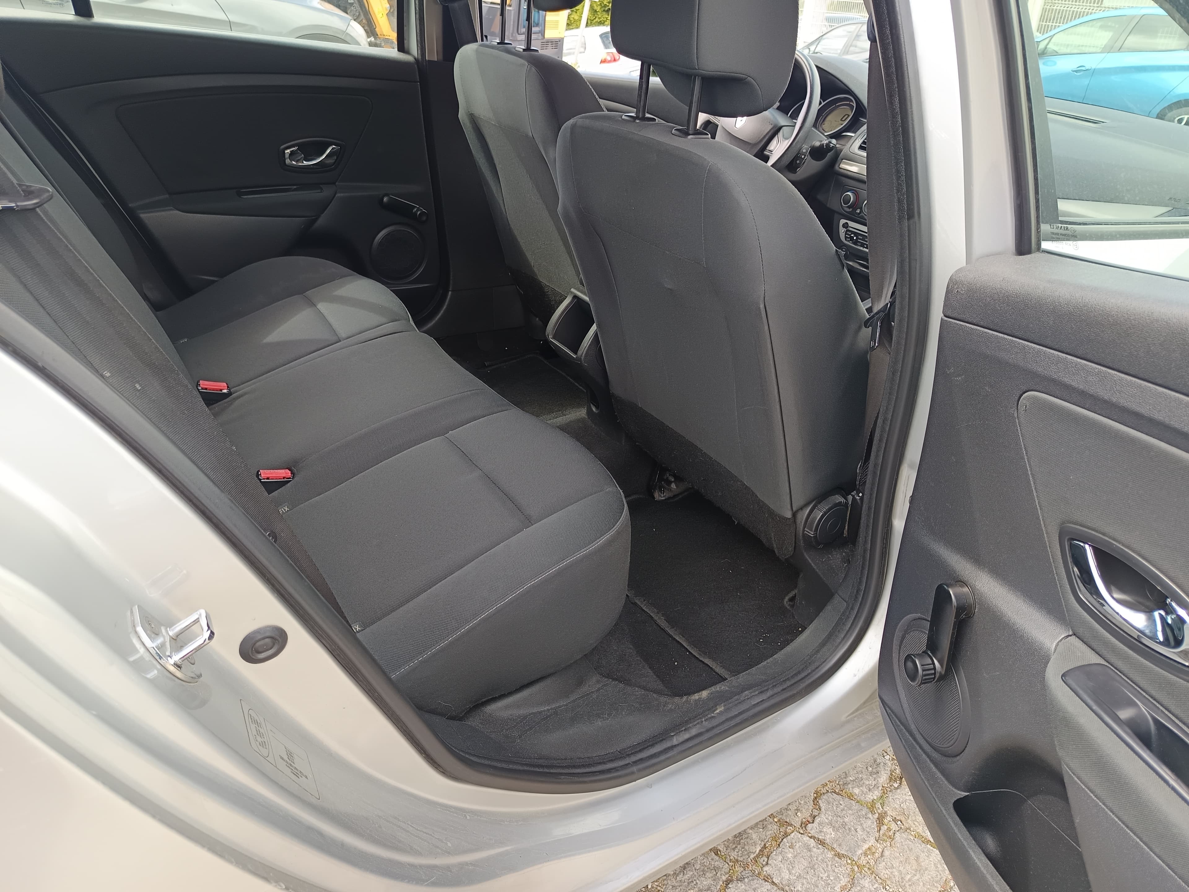 Renault Megáne · Ano 2012 — imagen 36