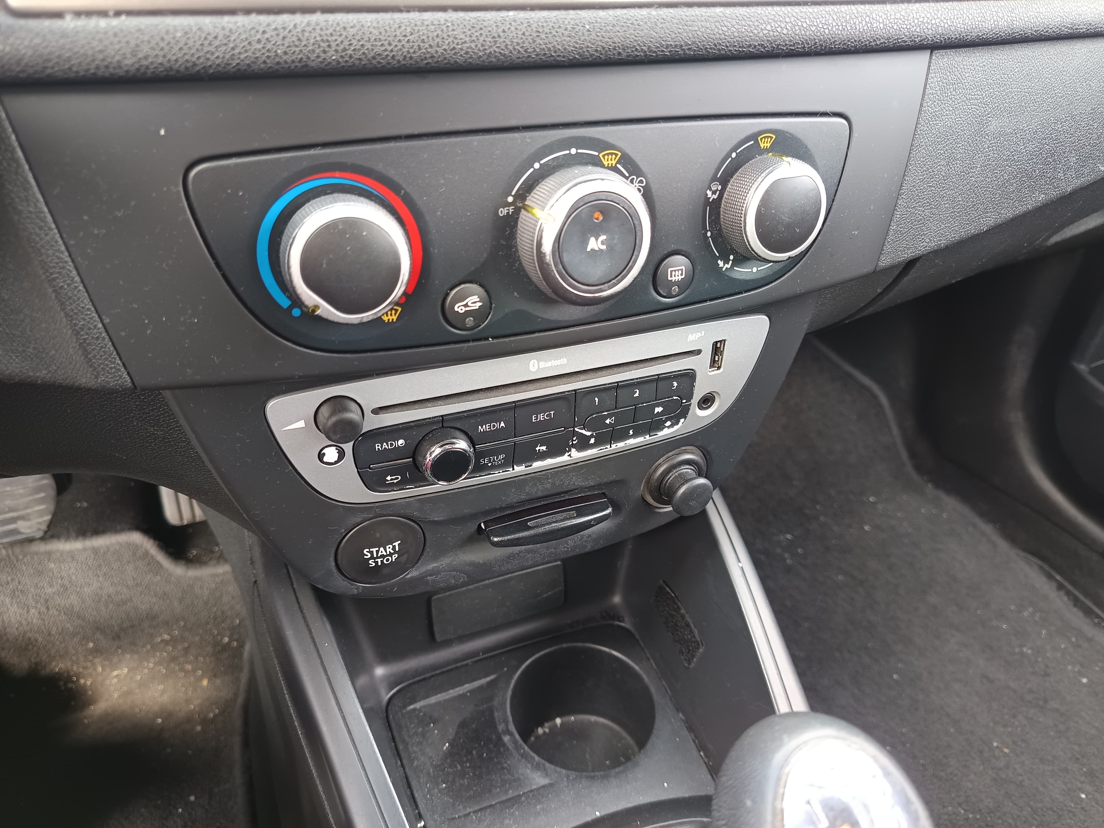 Renault Megáne · Ano 2012 — imagen 18