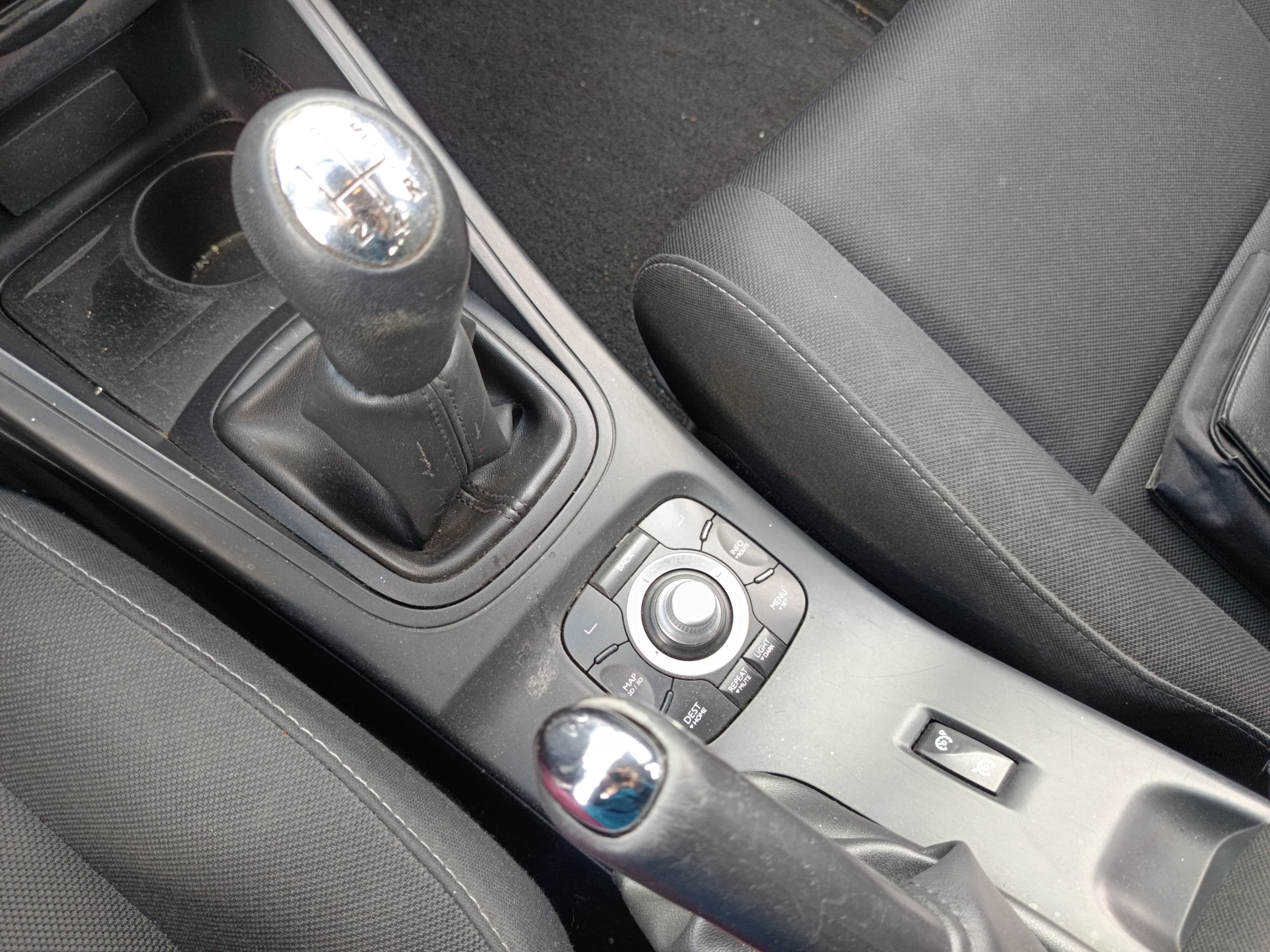 Renault Megáne · Ano 2012 — imagen 19