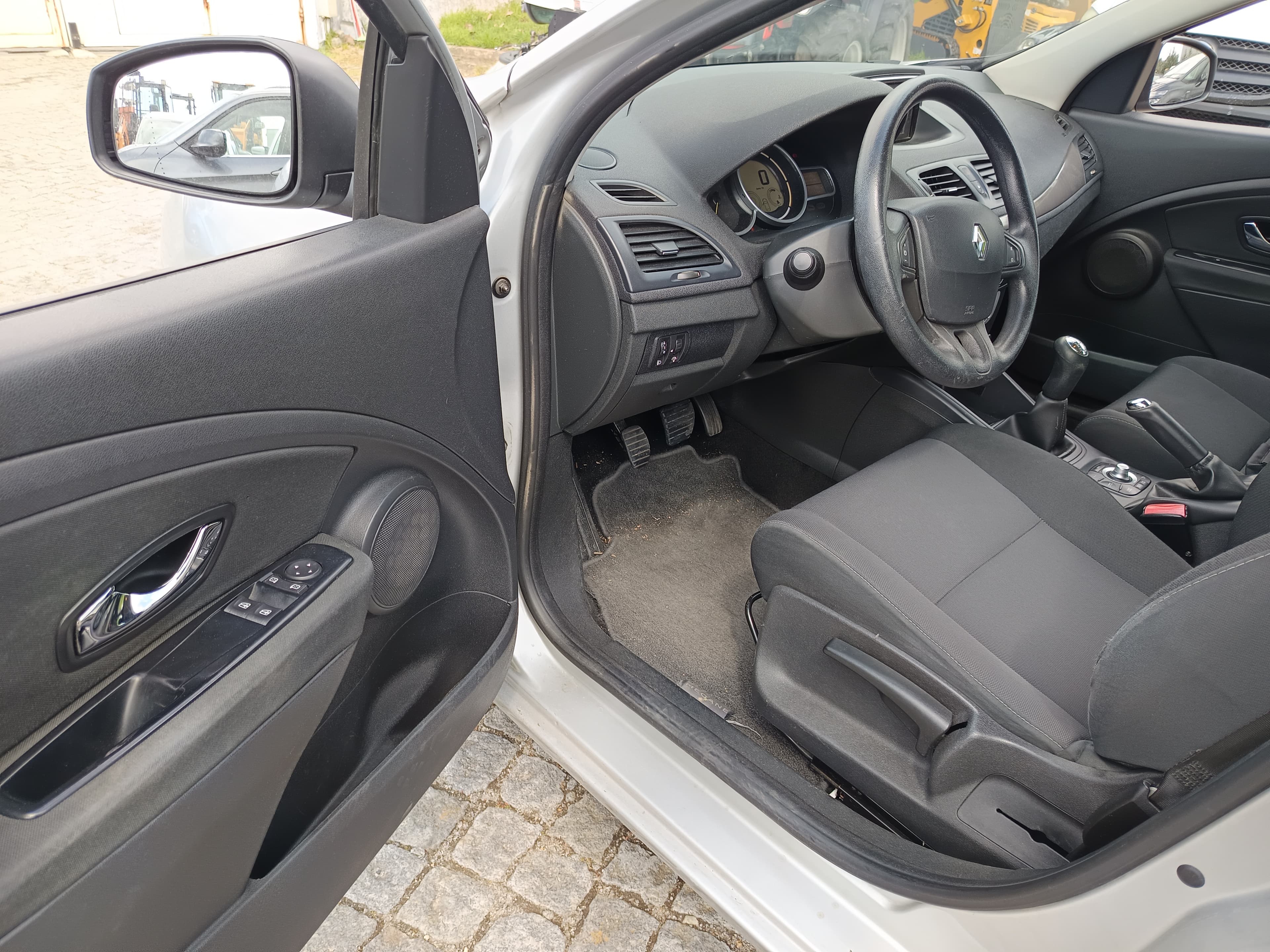 Renault Megáne · Ano 2012 — imagen 30