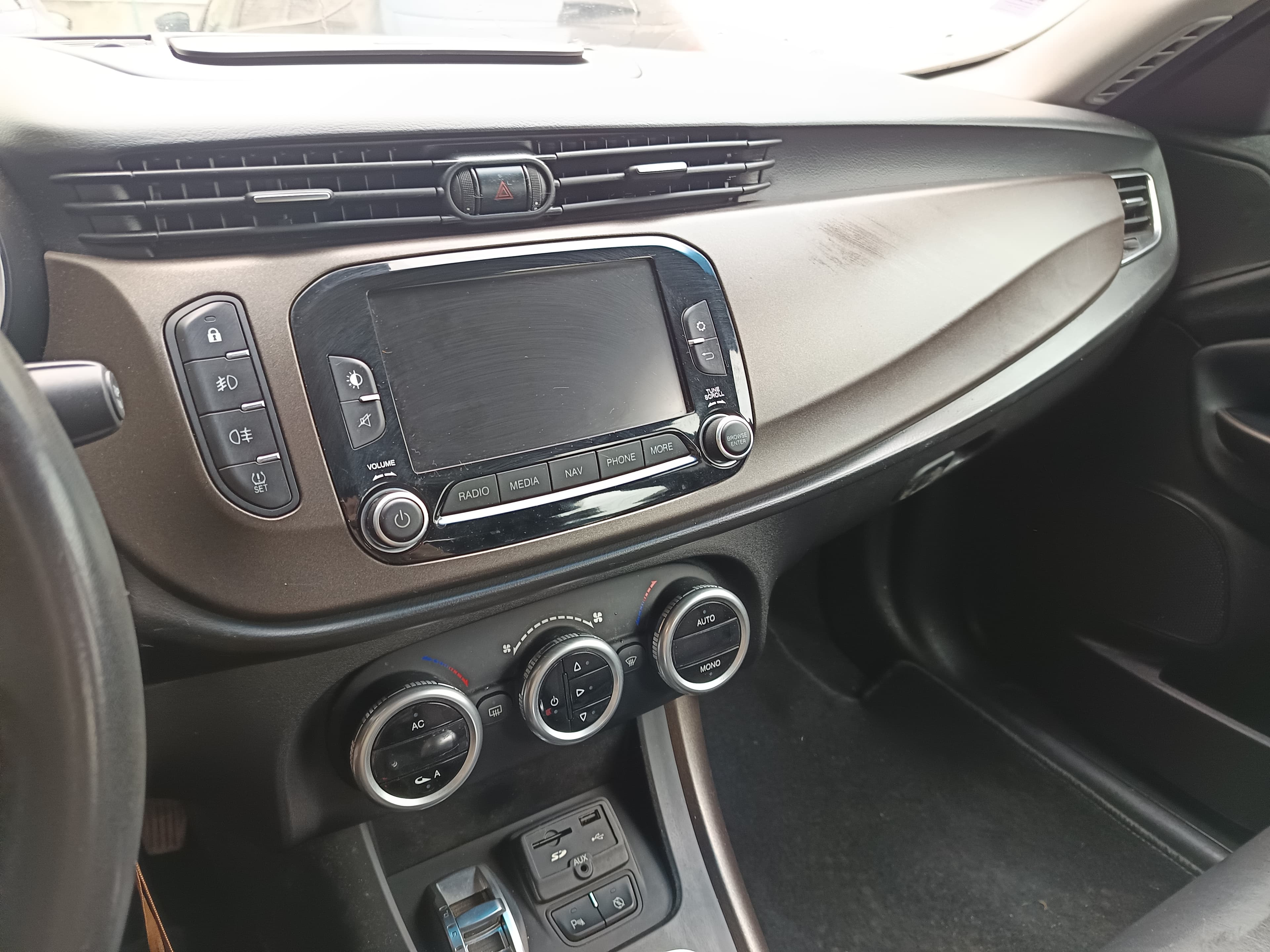 Alfa Romeo Giulietta · Ano 2014 — imagem 40
