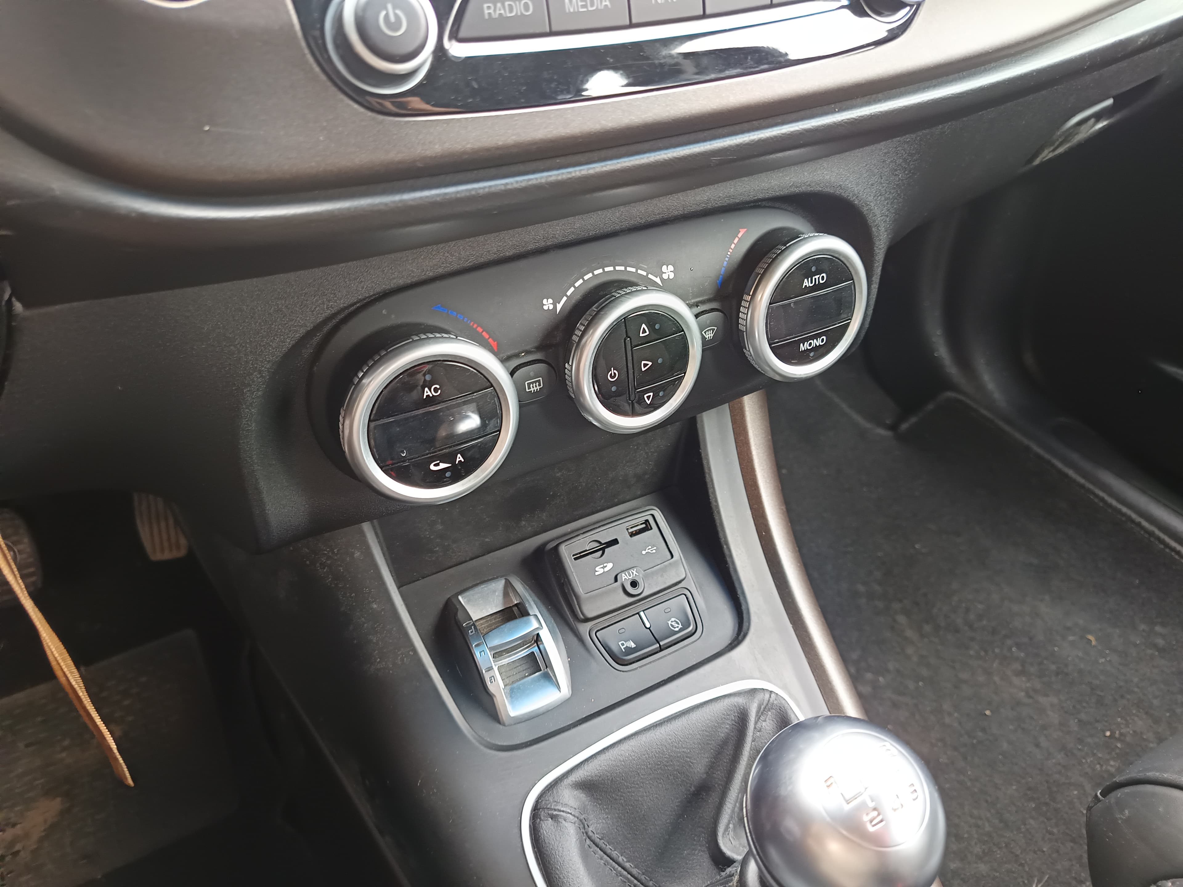 Alfa Romeo Giulietta · Ano 2014 — imagem 41