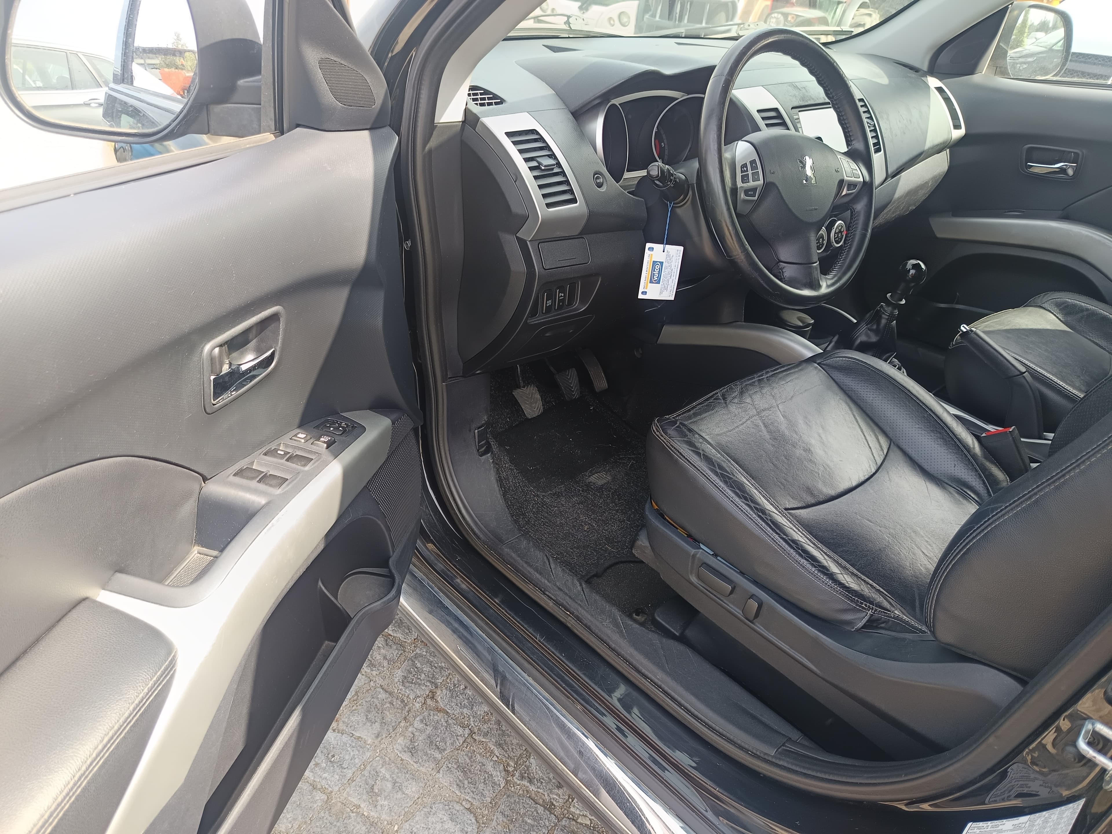 Peugeot 4007 · Ano 2009 — imagem 34