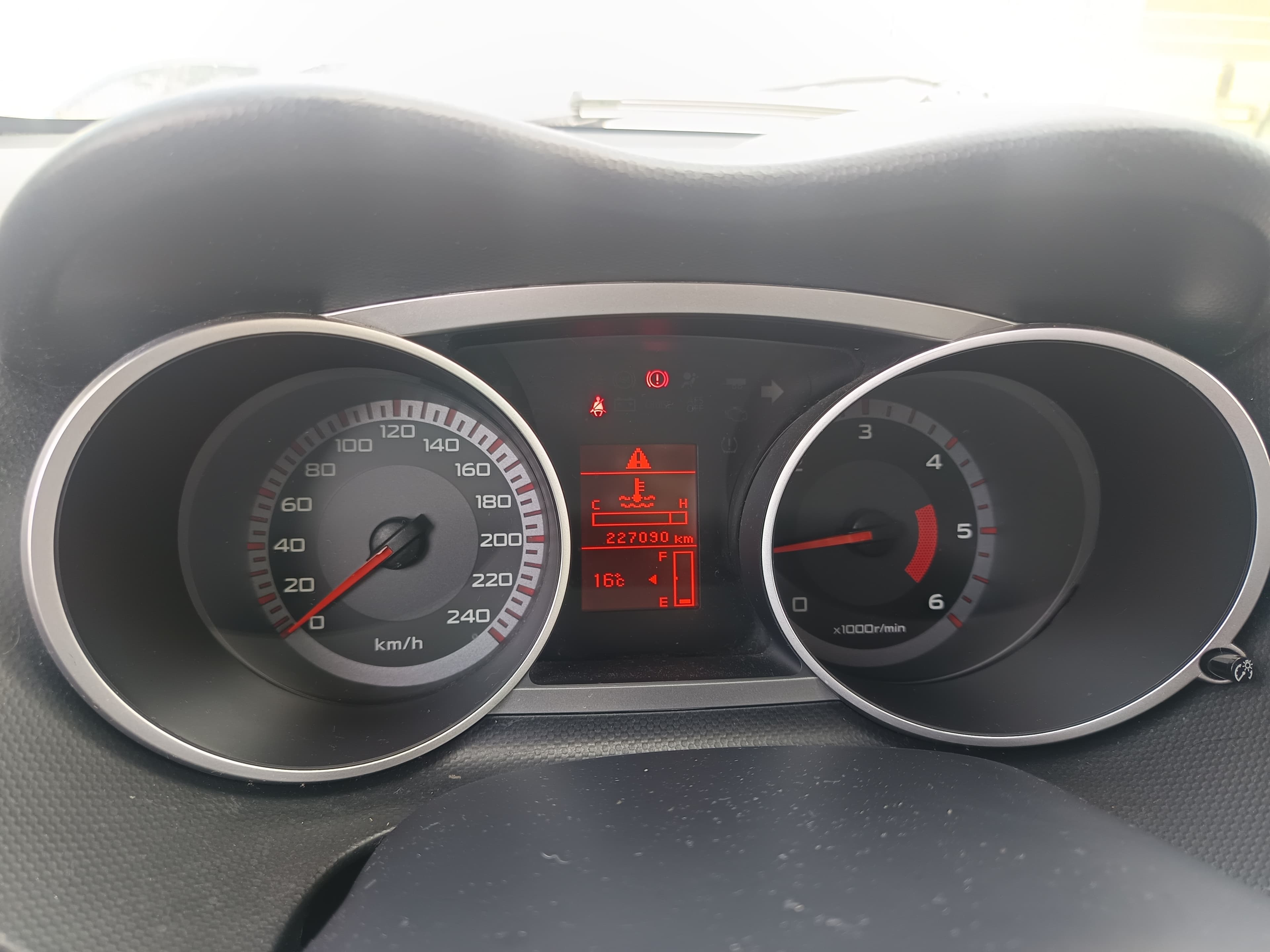 Peugeot 4007 · Ano 2009 — imagem 23