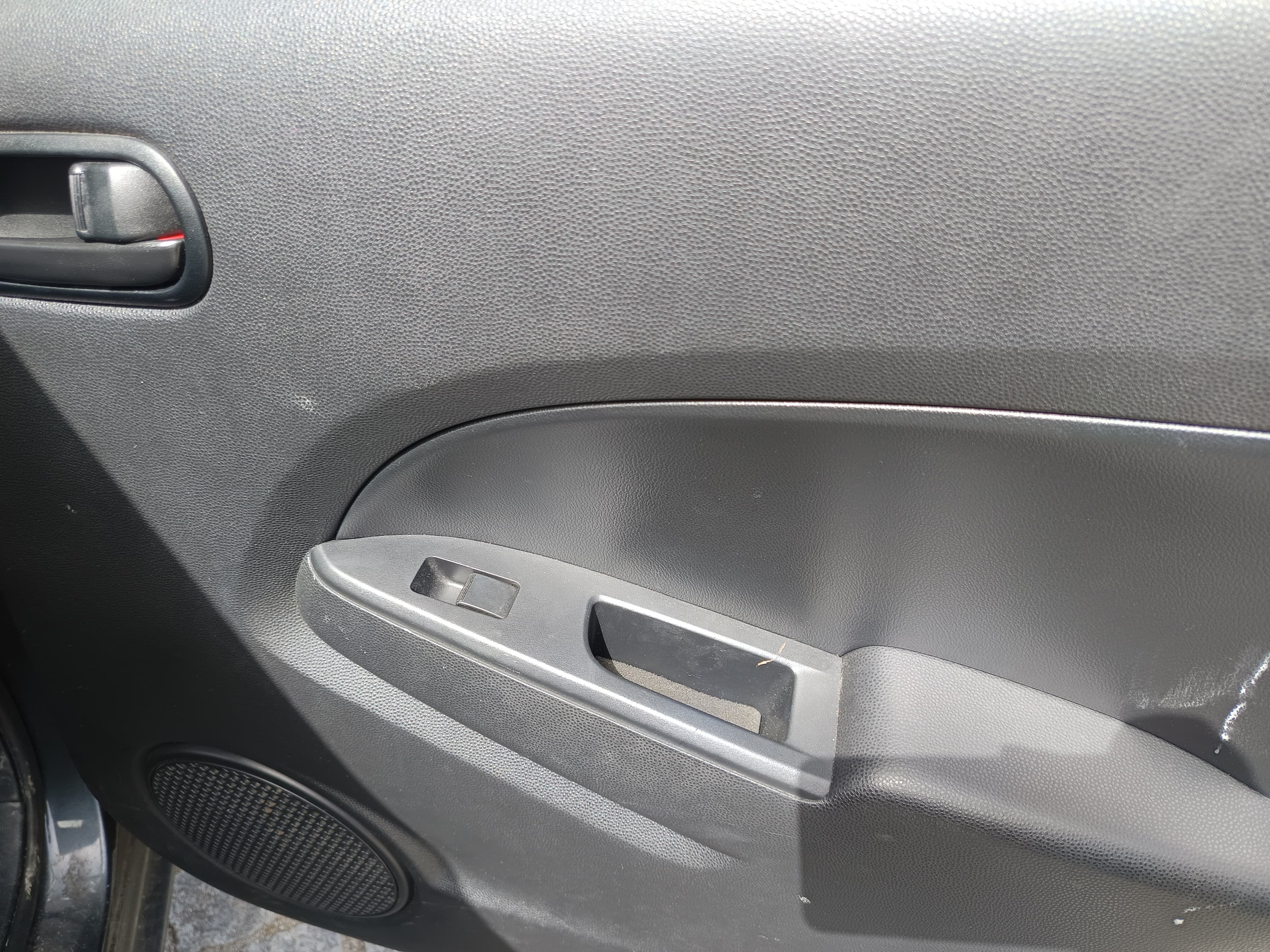 Mazda 2 · Ano 2008 — imagem 25