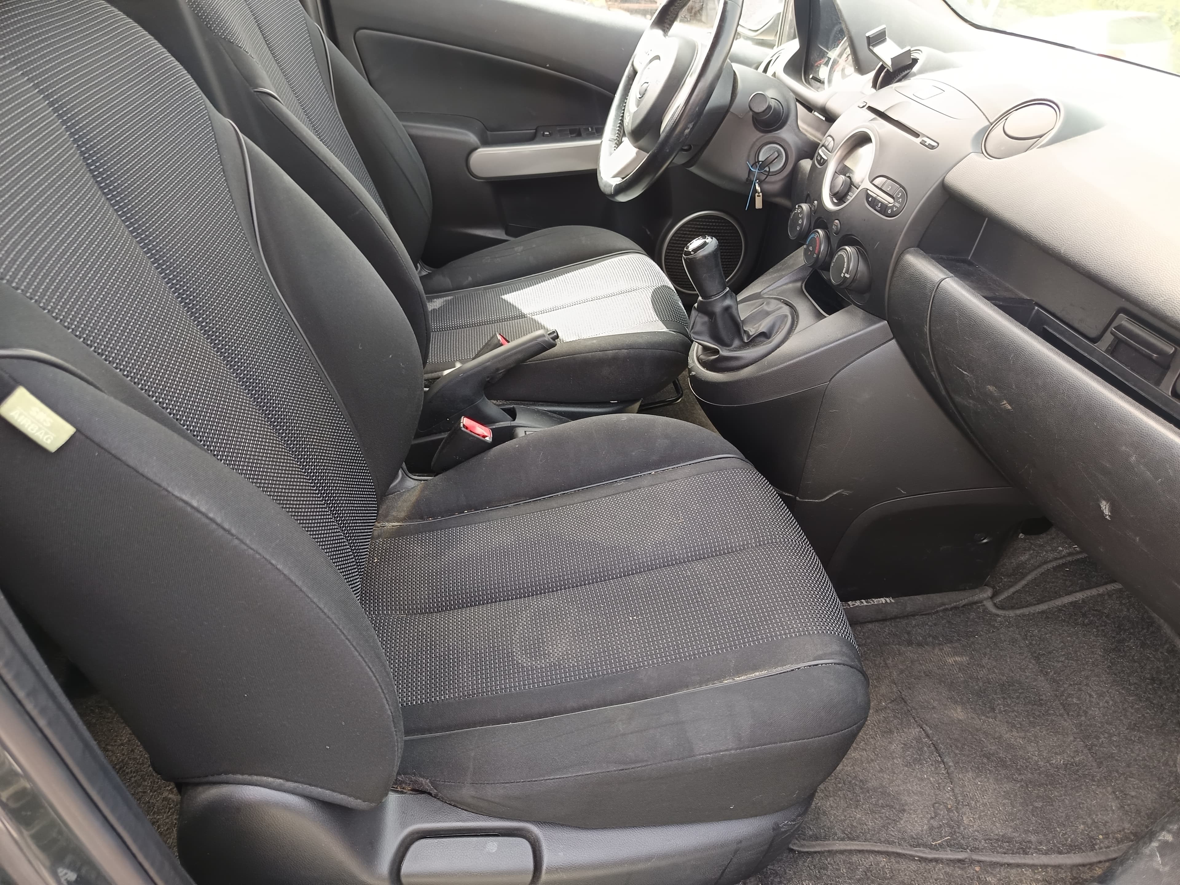 Mazda 2 · Ano 2008 — imagem 29