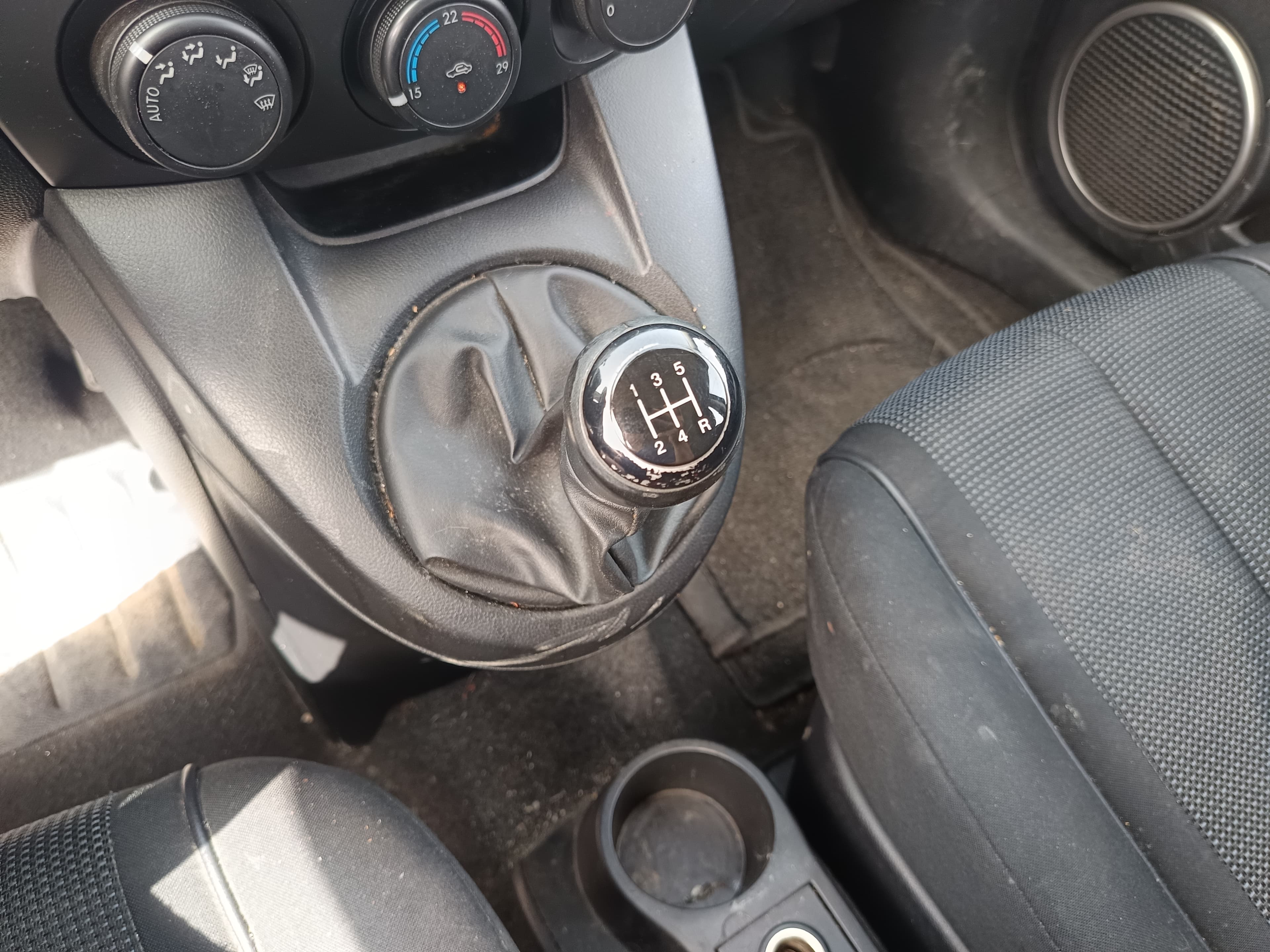 Mazda 2 · Ano 2008 — imagem 41