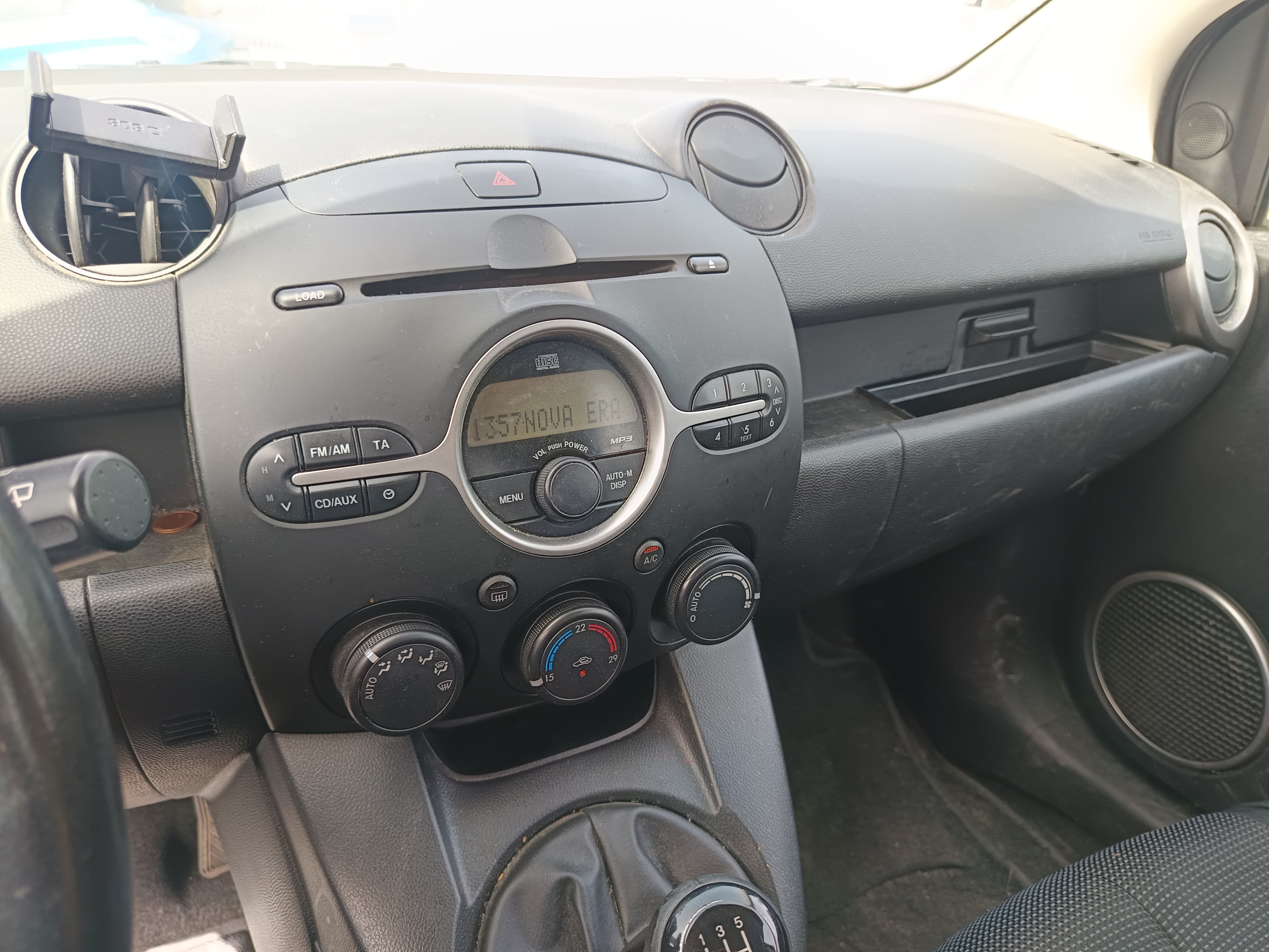 Mazda 2 · Ano 2008 — imagem 39