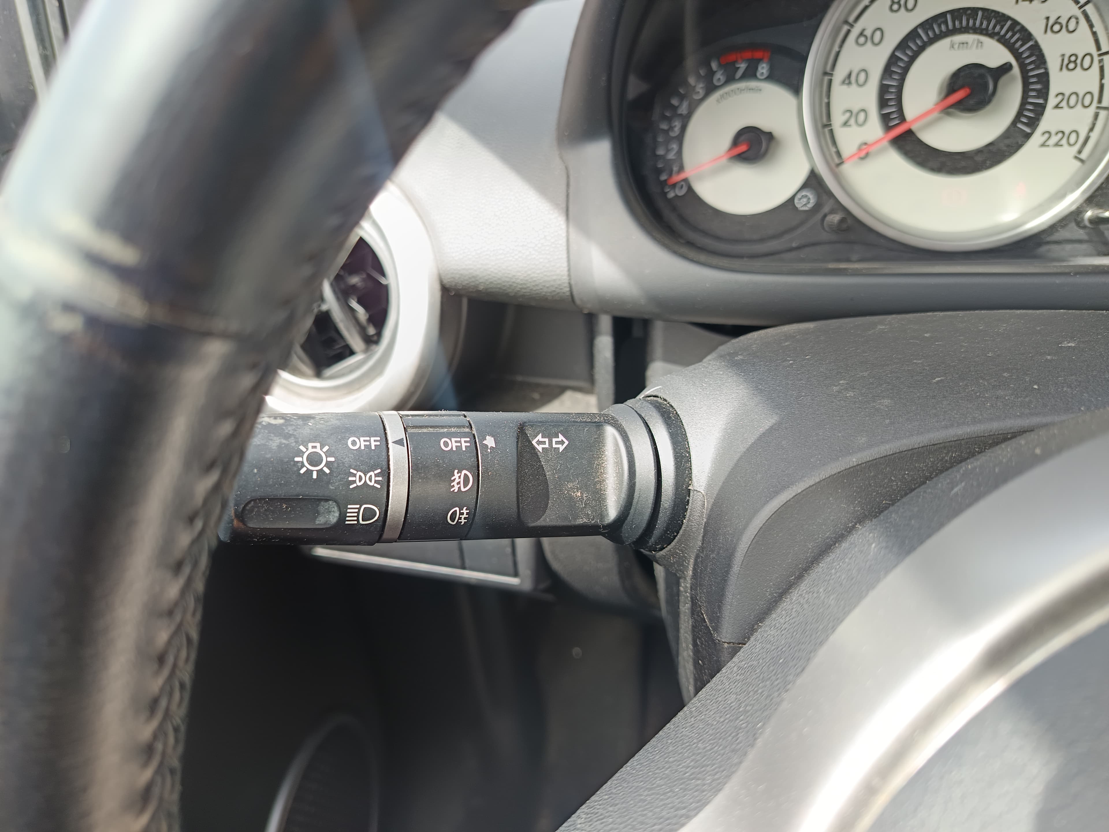 Mazda 2 · Ano 2008 — imagem 45