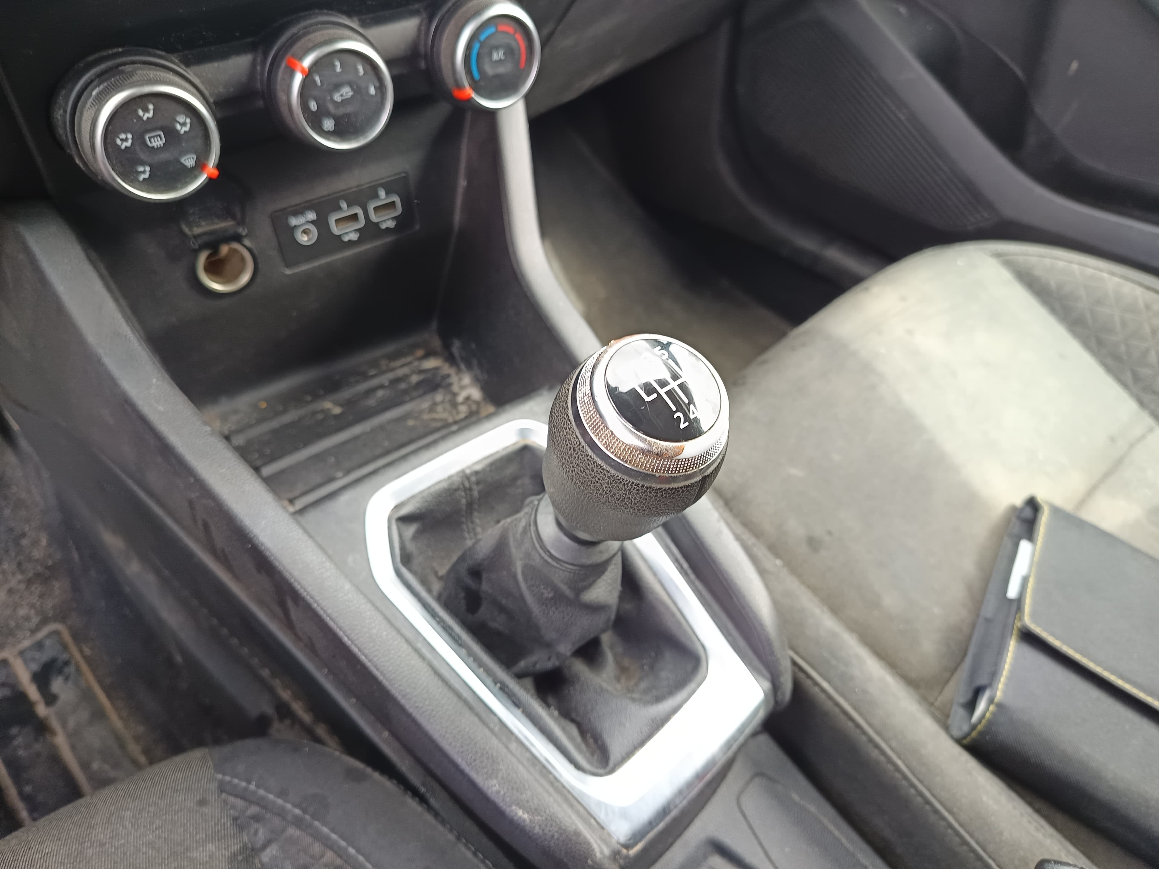 Renault Clio · Ano 2020 — image 48