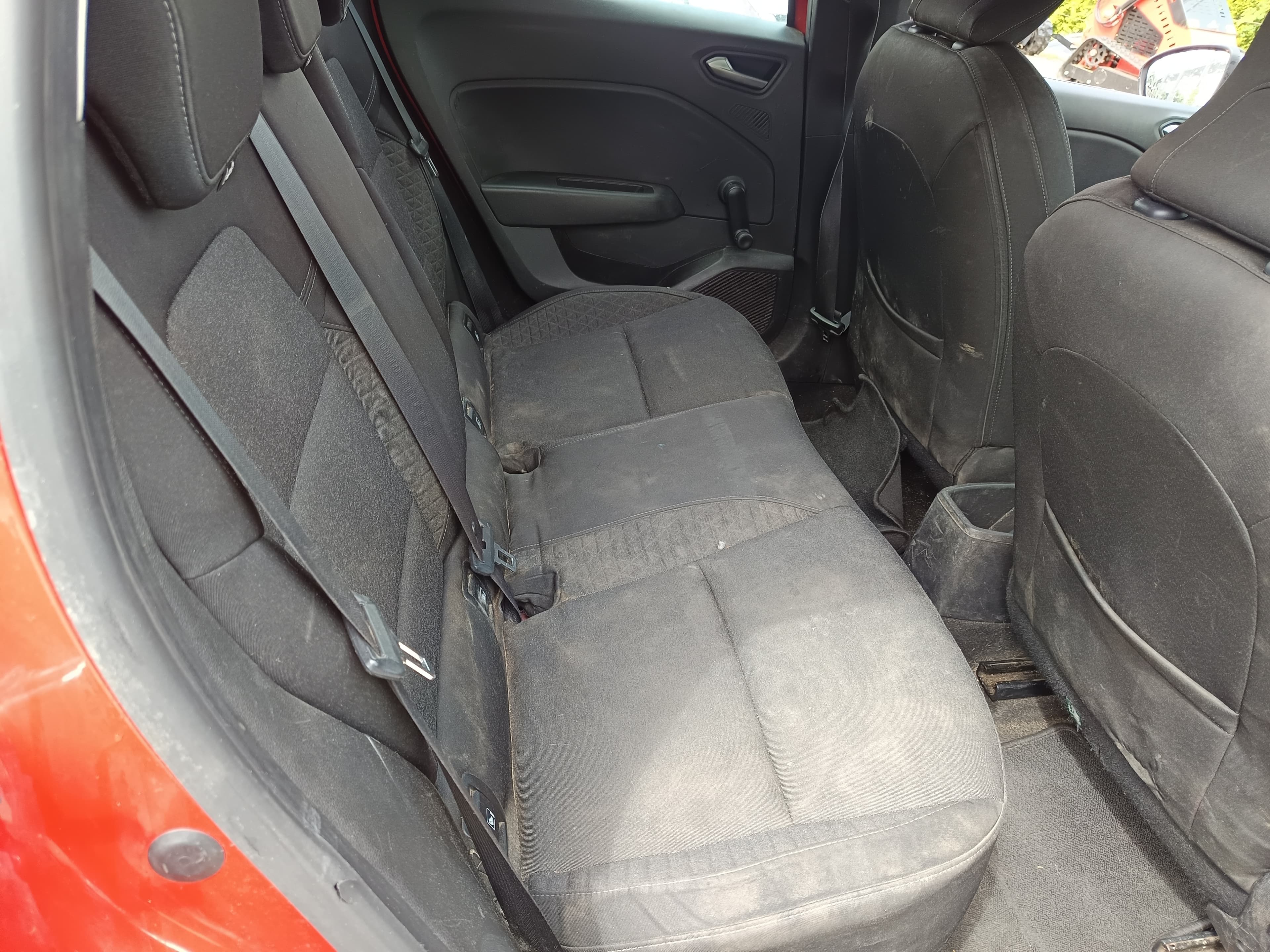 Renault Clio · Ano 2020 — image 28