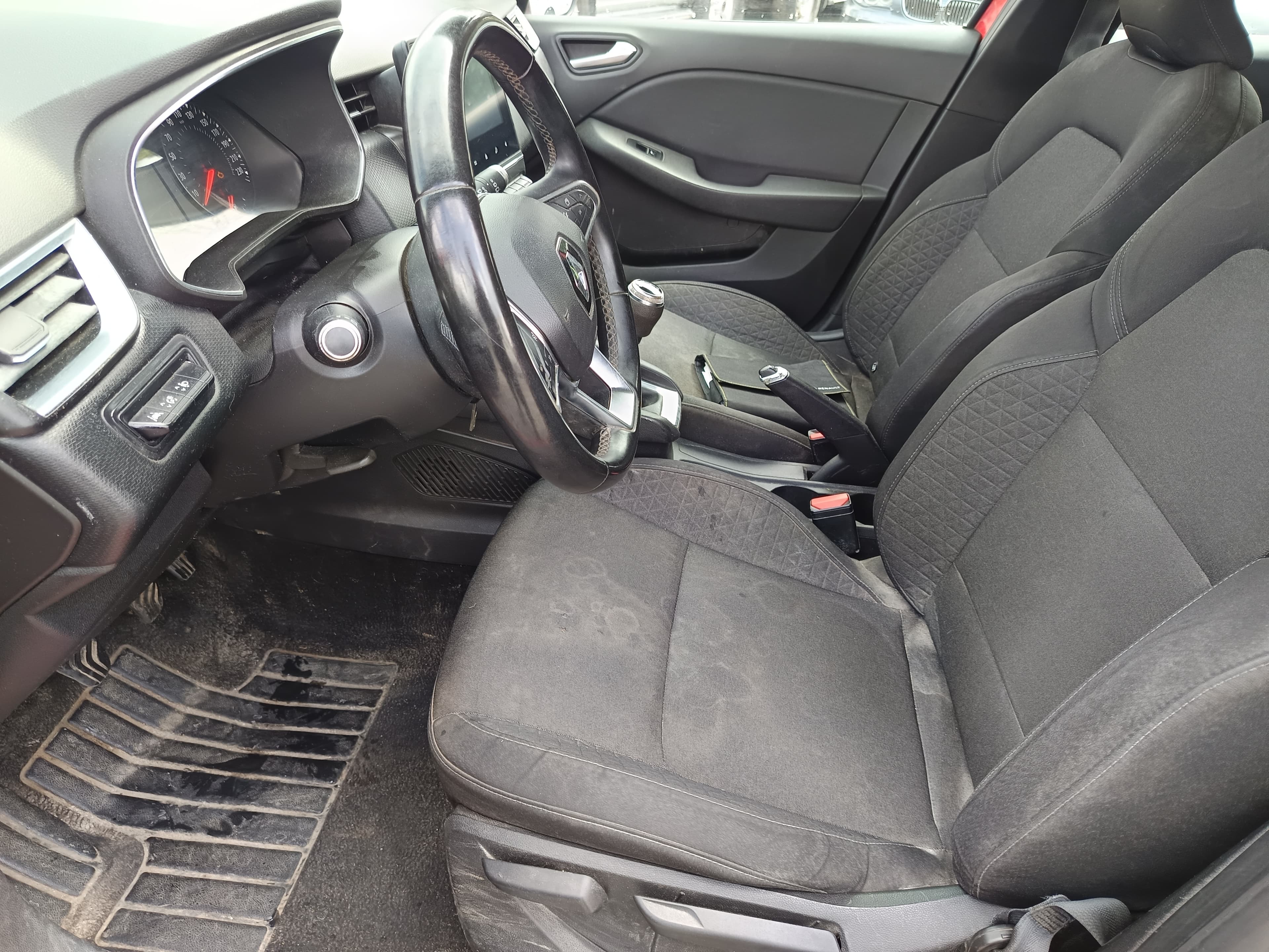 Renault Clio · Ano 2020 — image 38