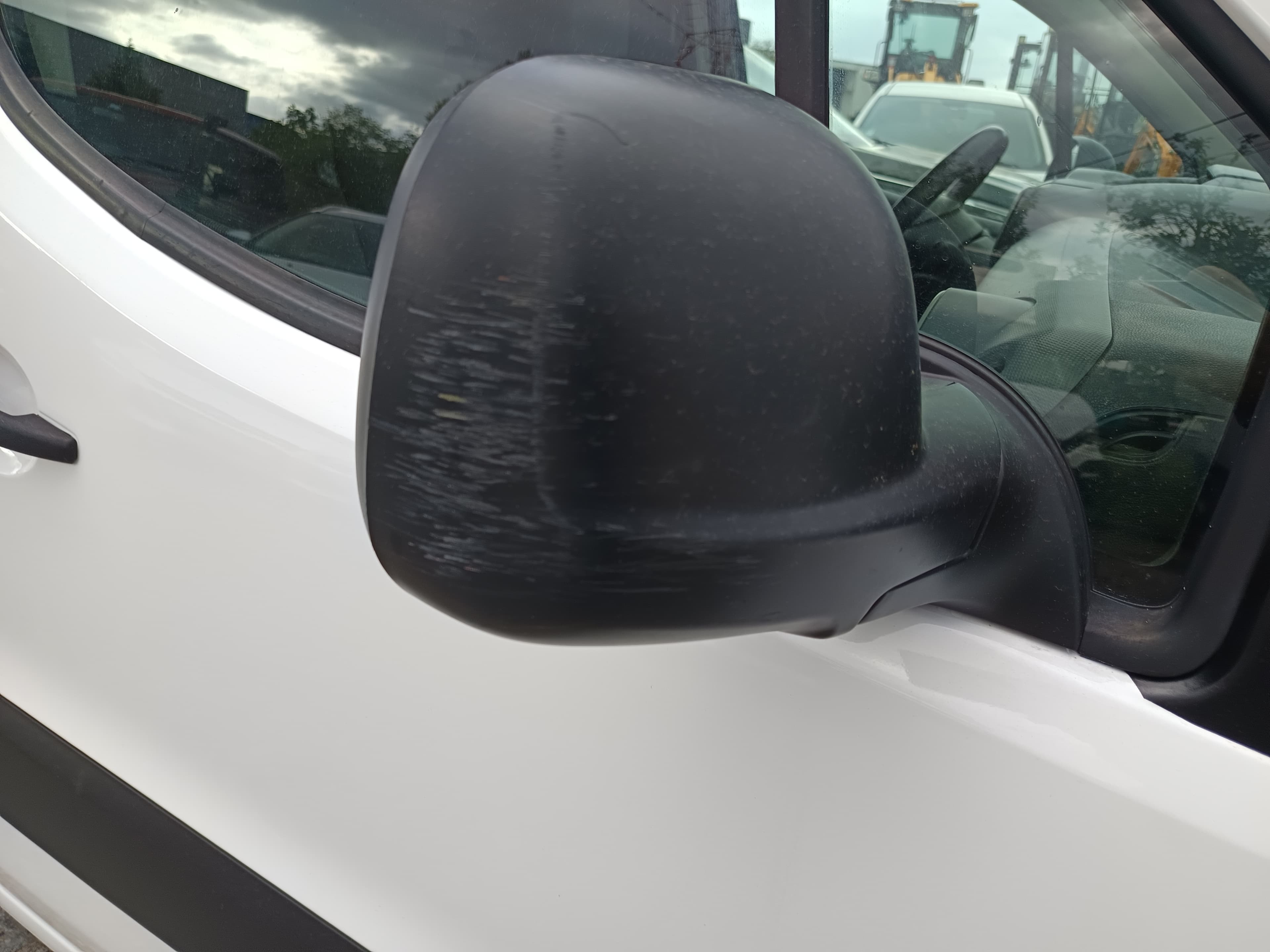 Peugeot Partner · Ano 2014 — image 12
