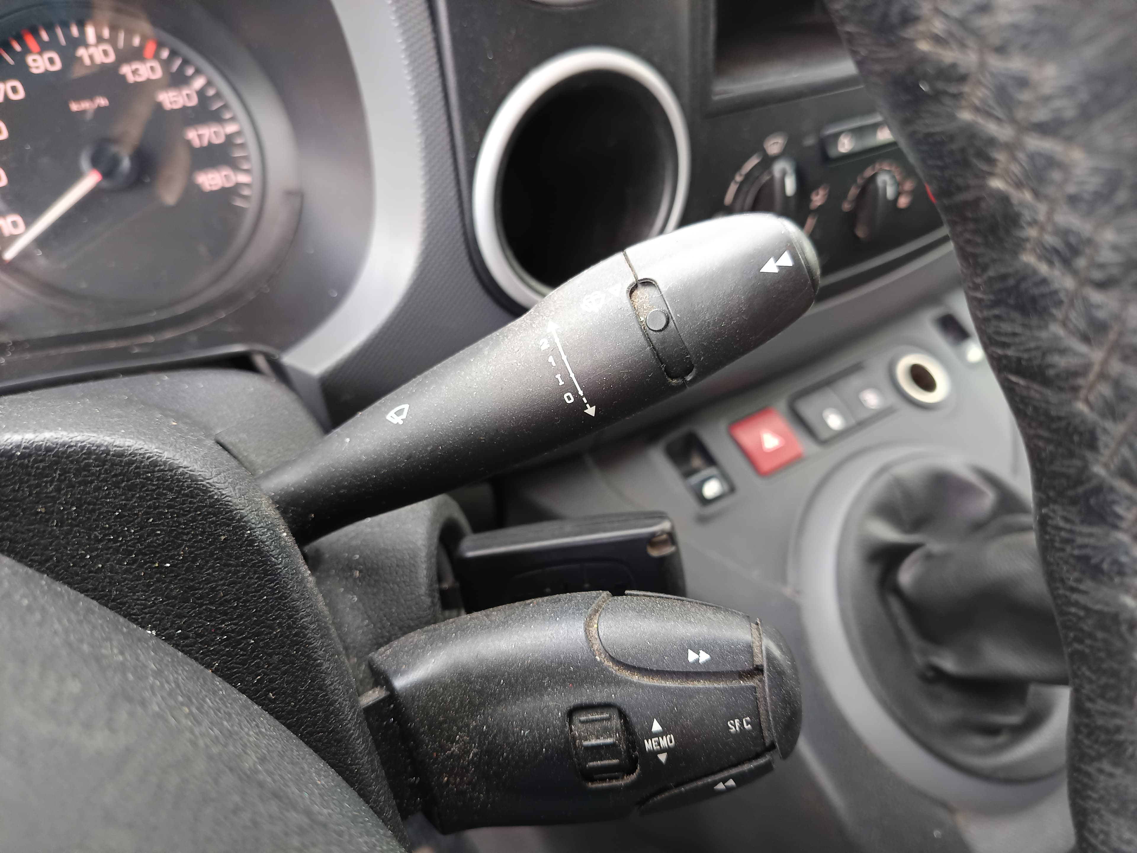 Peugeot Partner · Ano 2014 — image 36