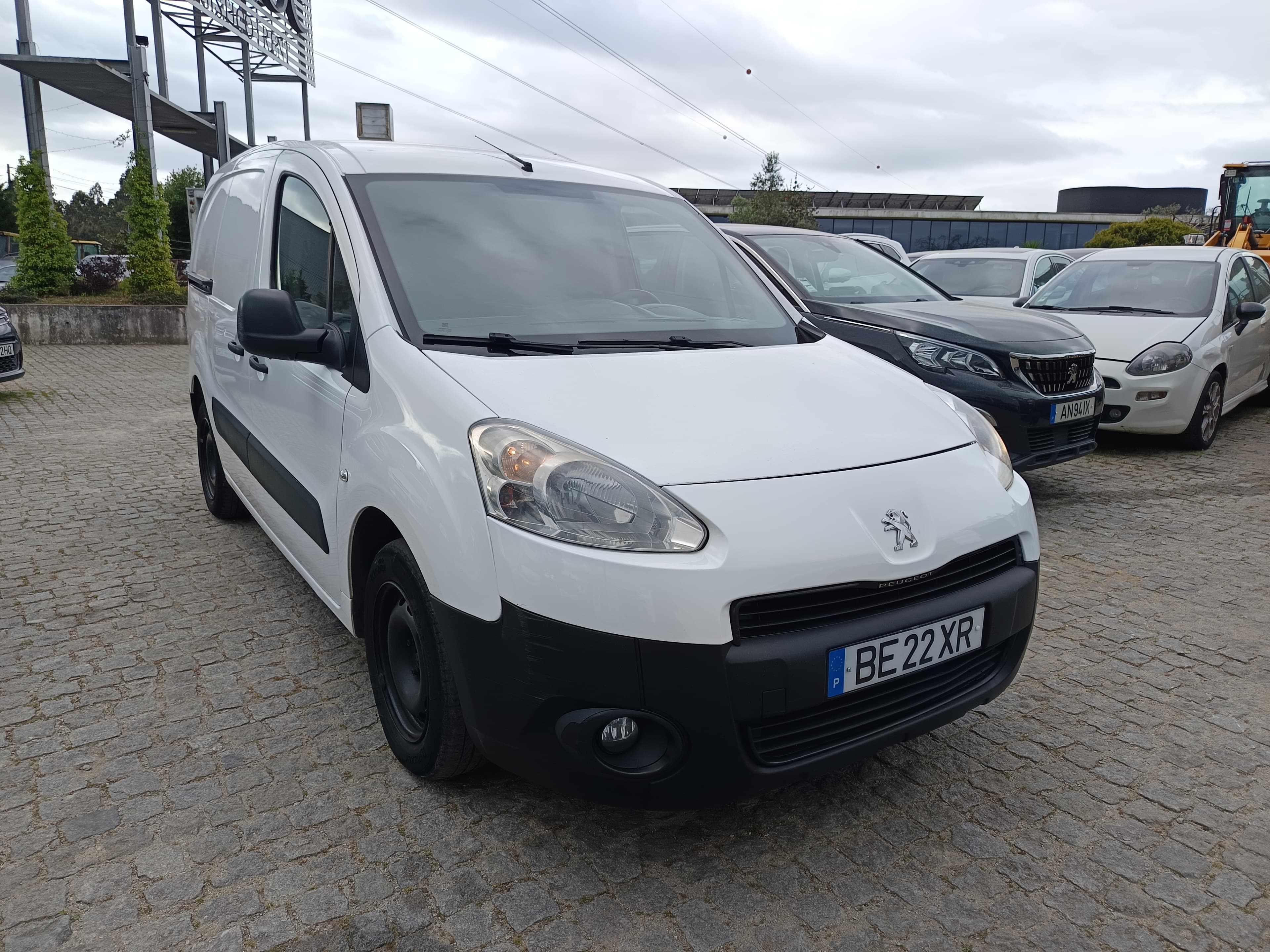 Peugeot Partner · Ano 2014 — image 3