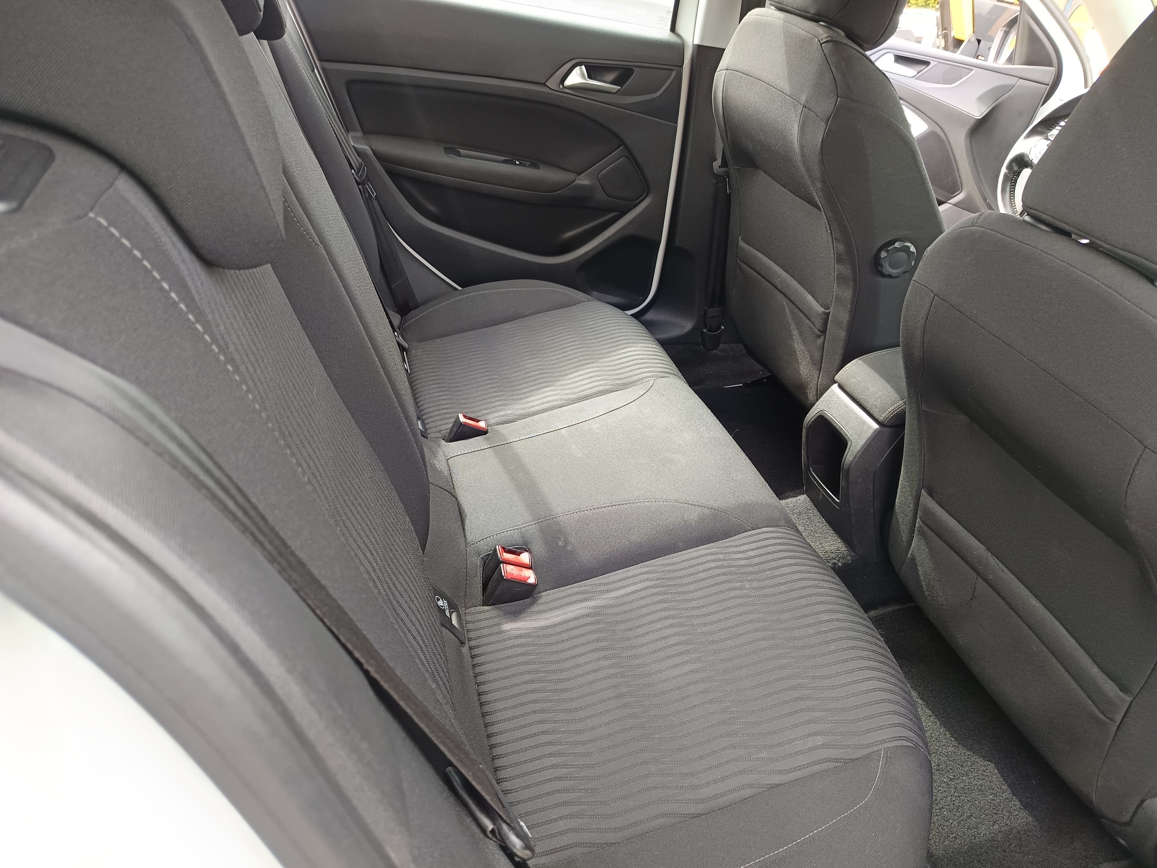 Peugeot 308 · Ano 2016 — image 39