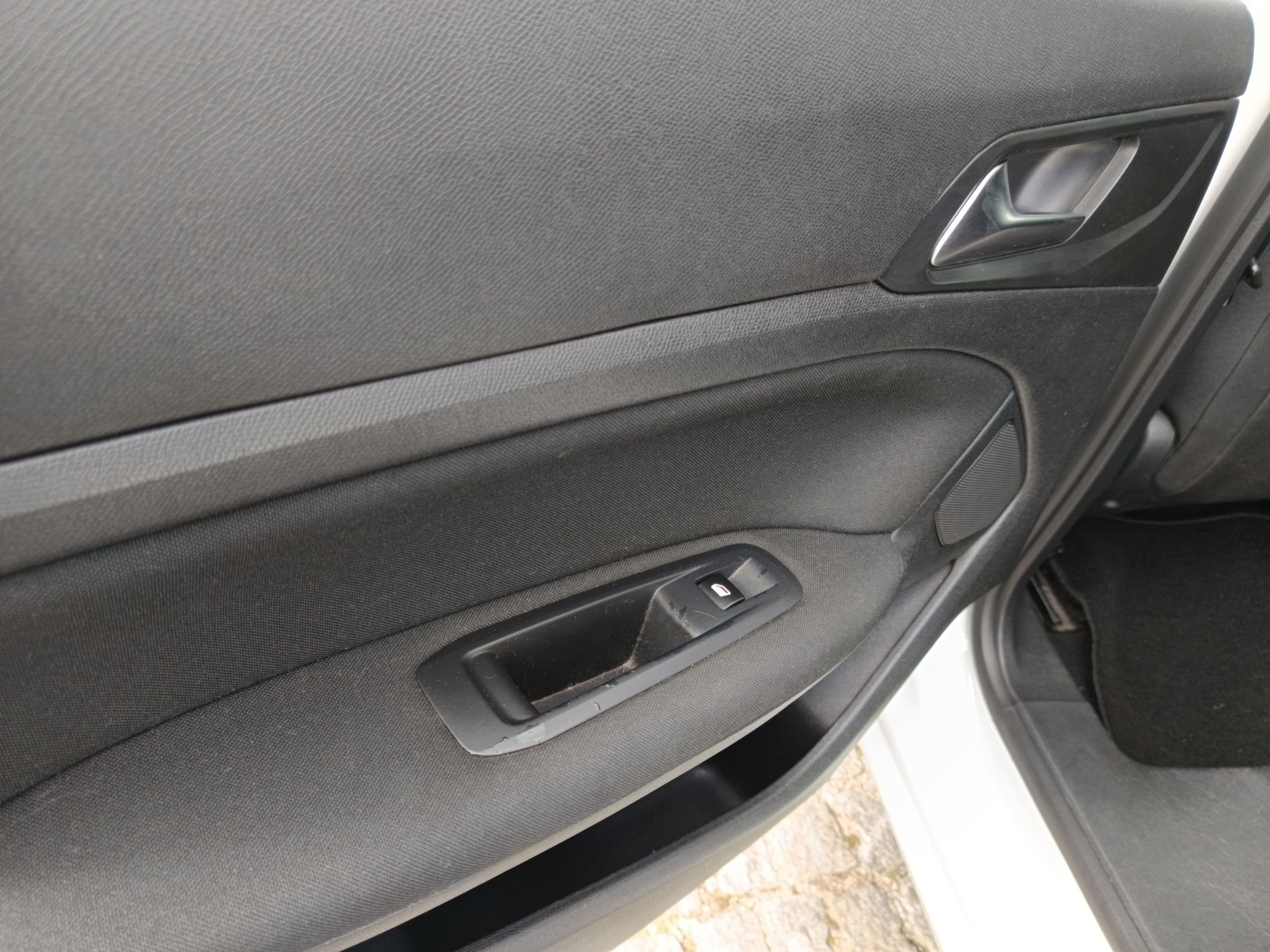 Peugeot 308 · Ano 2016 — image 29