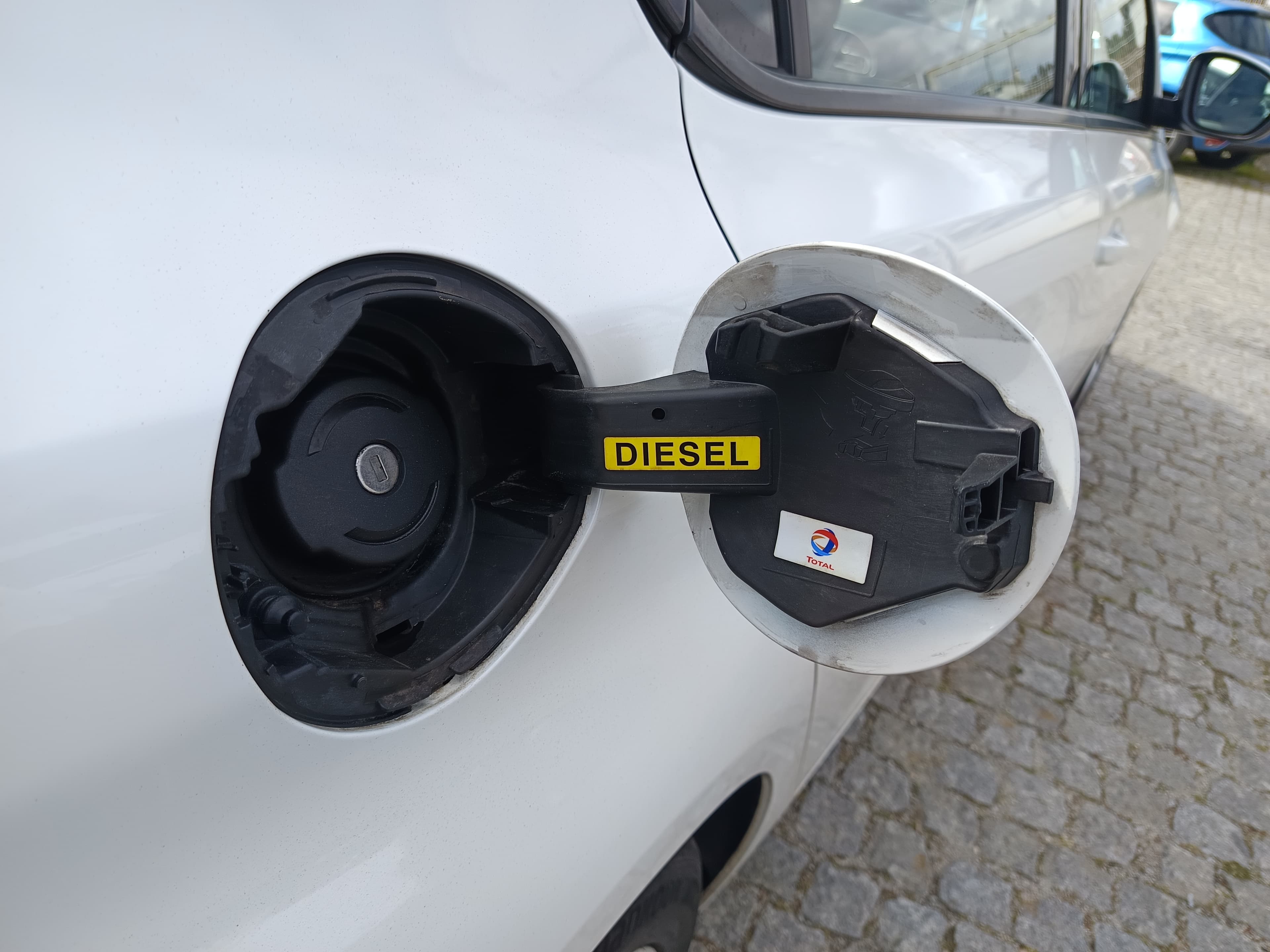Peugeot 308 · Ano 2016 — image 11