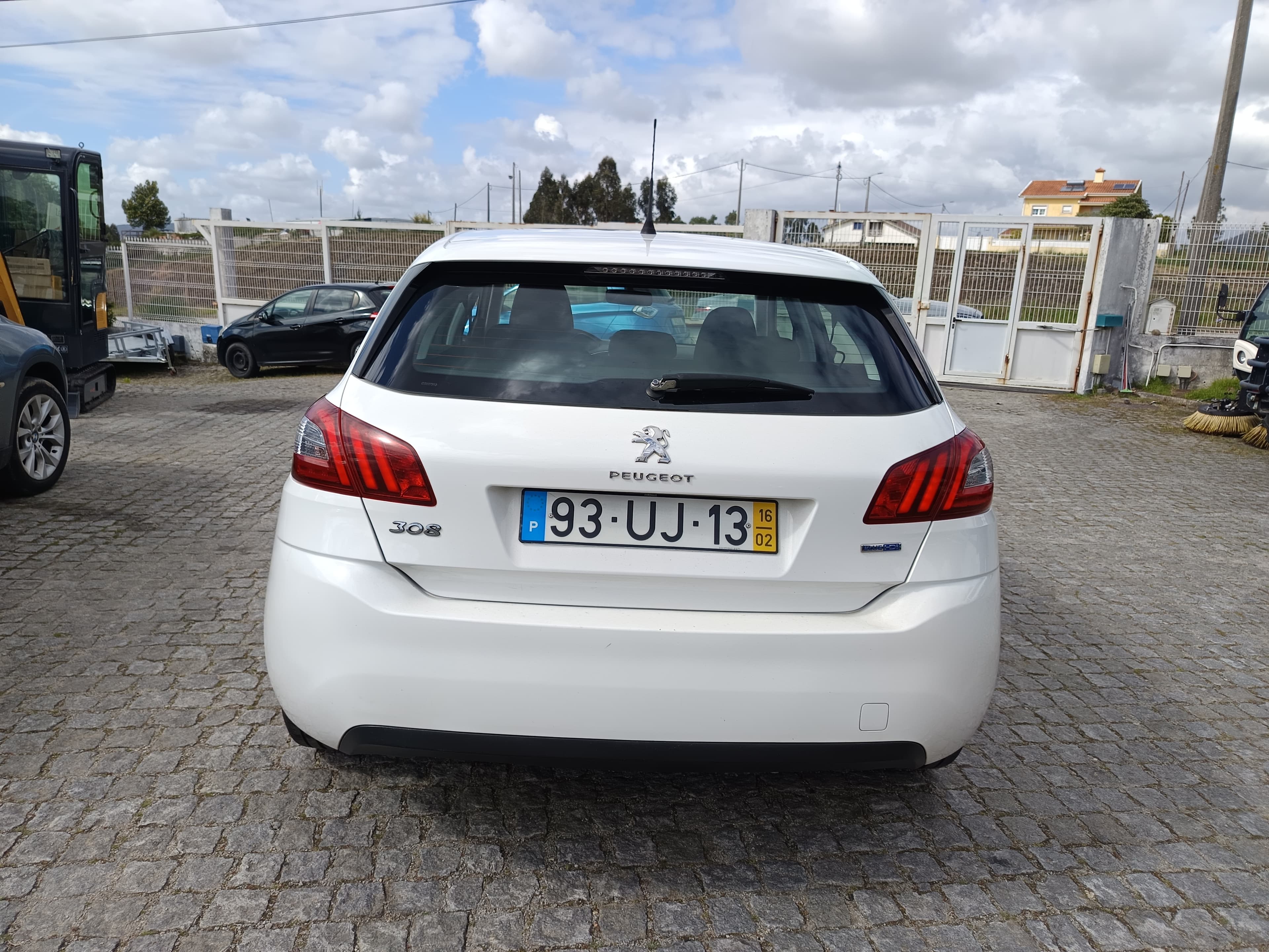 Peugeot 308 · Ano 2016 — image 6