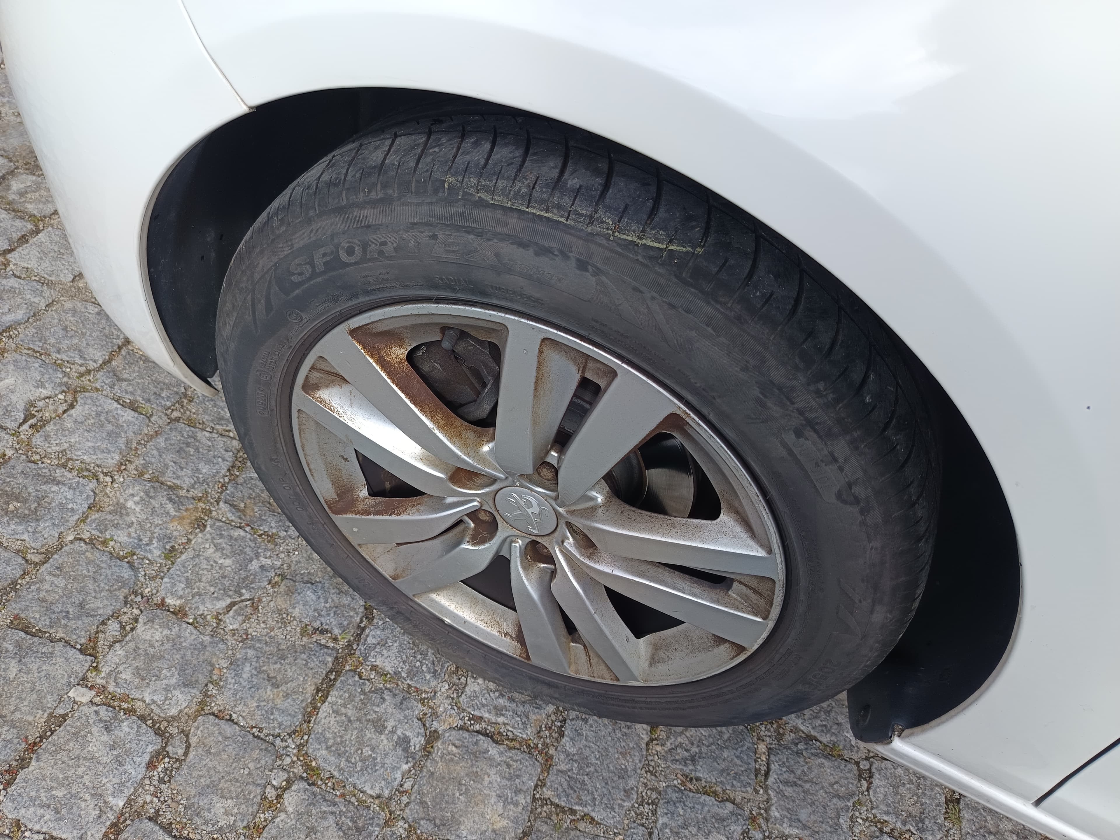 Peugeot 308 · Ano 2016 — image 12