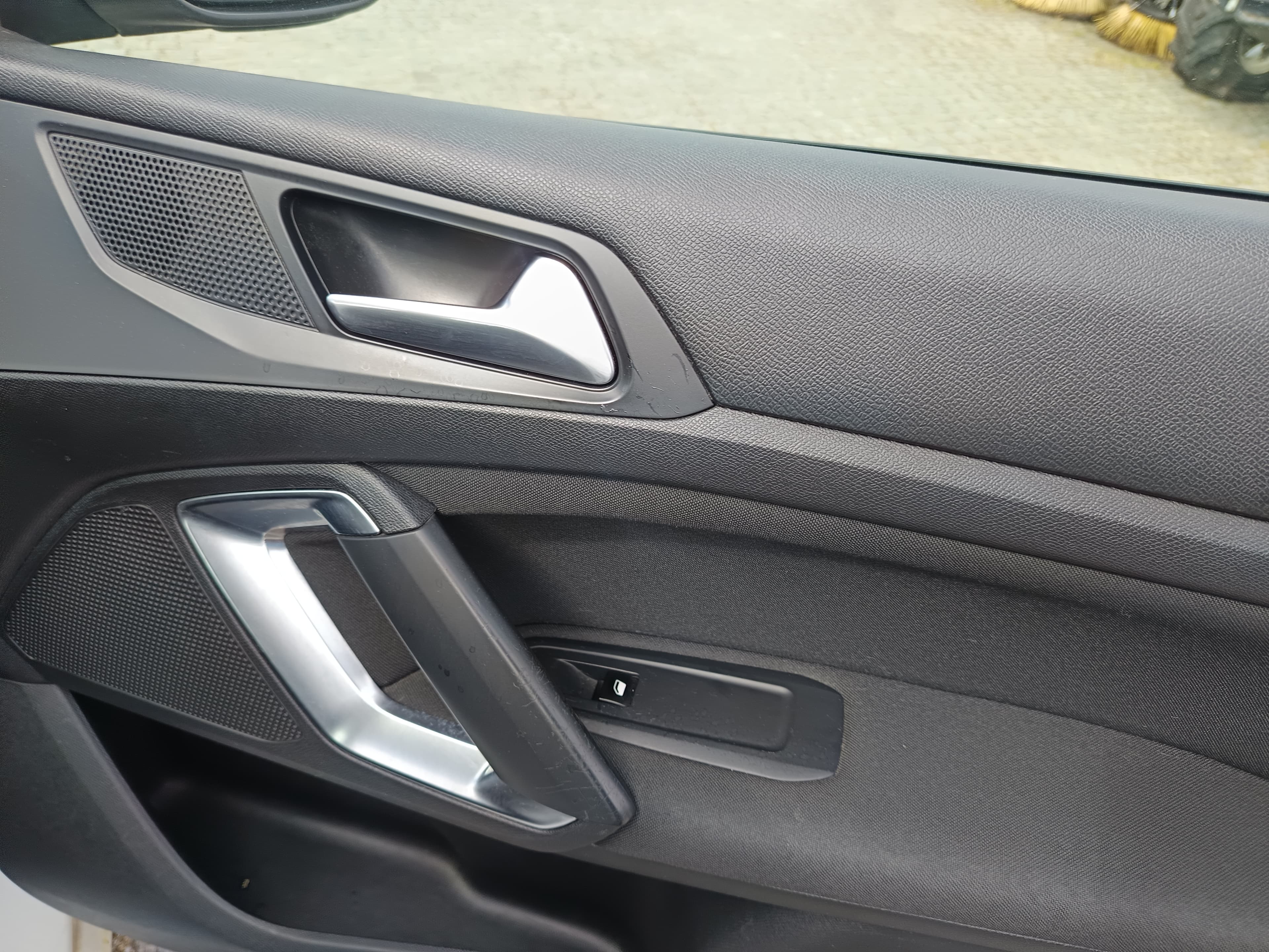 Peugeot 308 · Ano 2016 — image 41