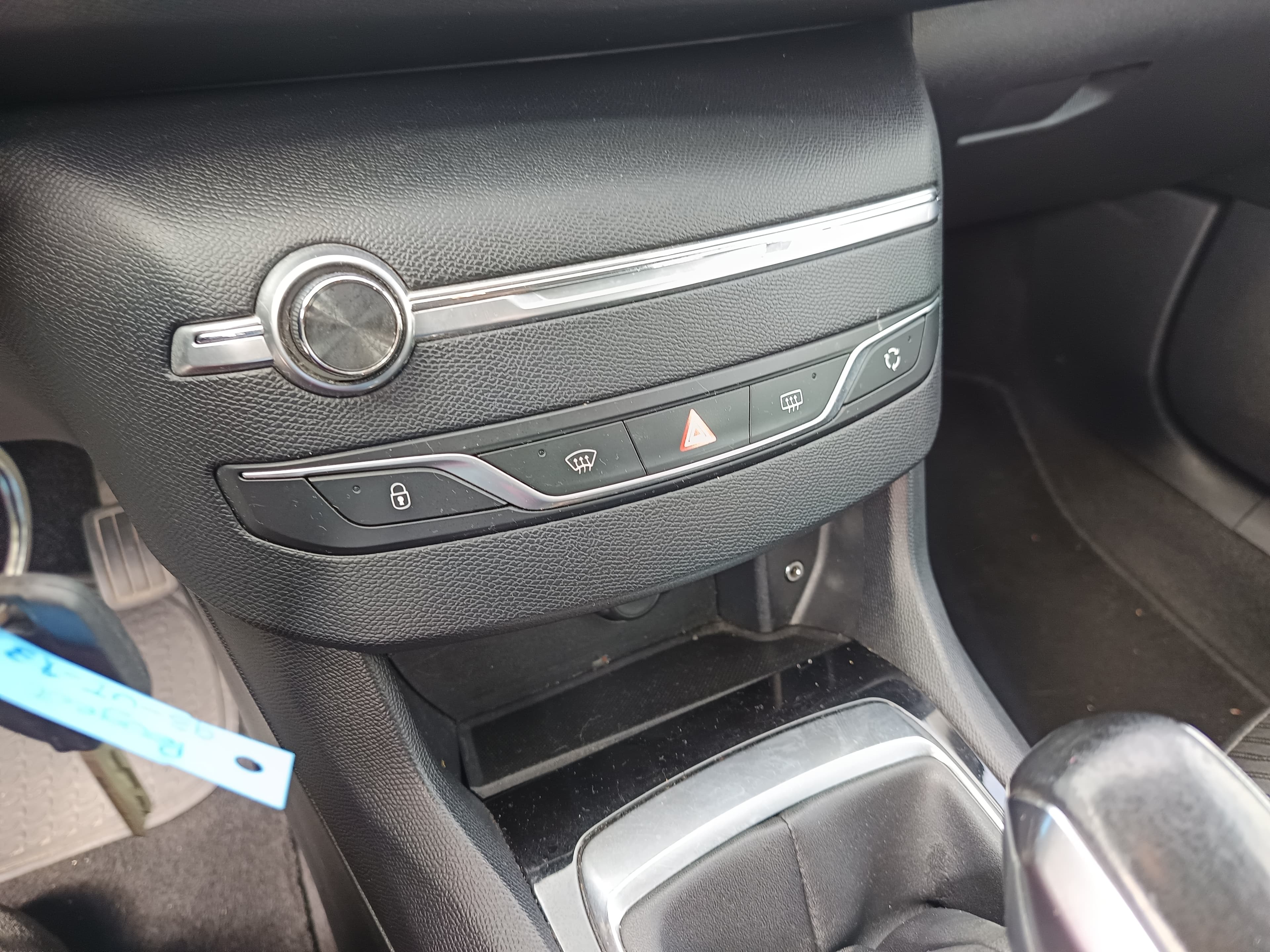 Peugeot 308 · Ano 2016 — image 22