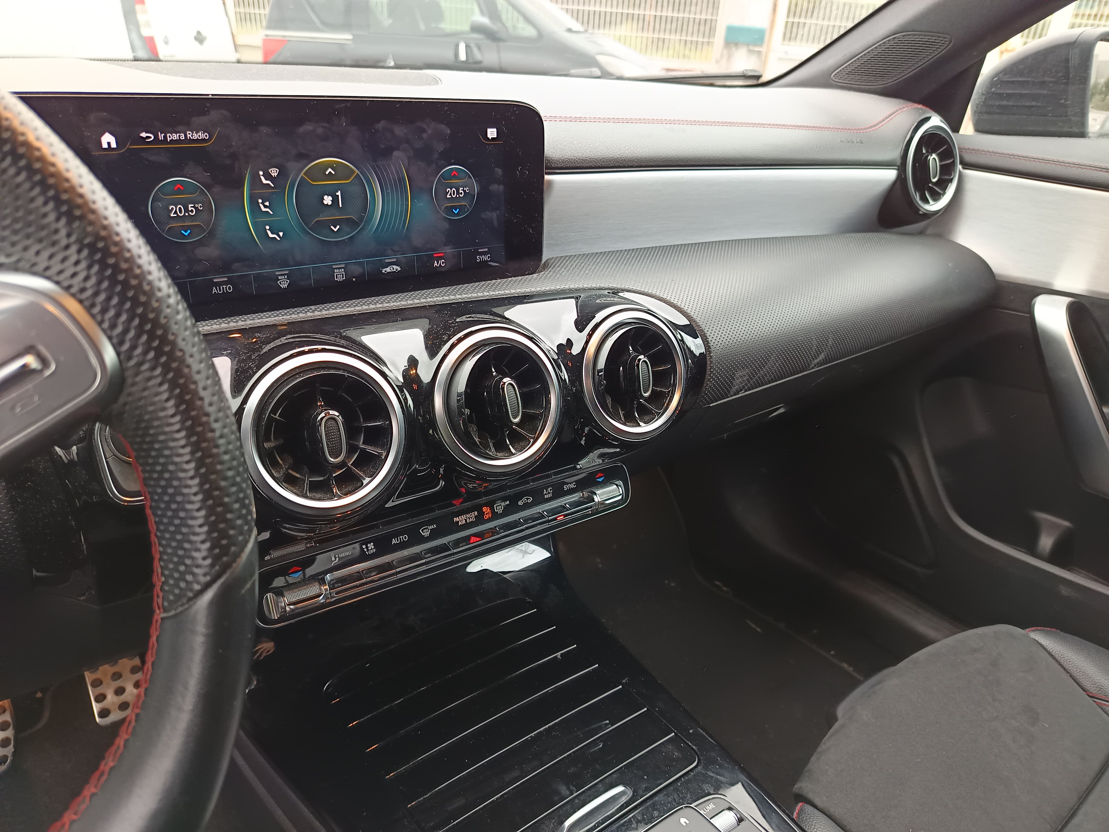 Mercedes-Benz CLA 180D · Ano 2021 — imagem 11