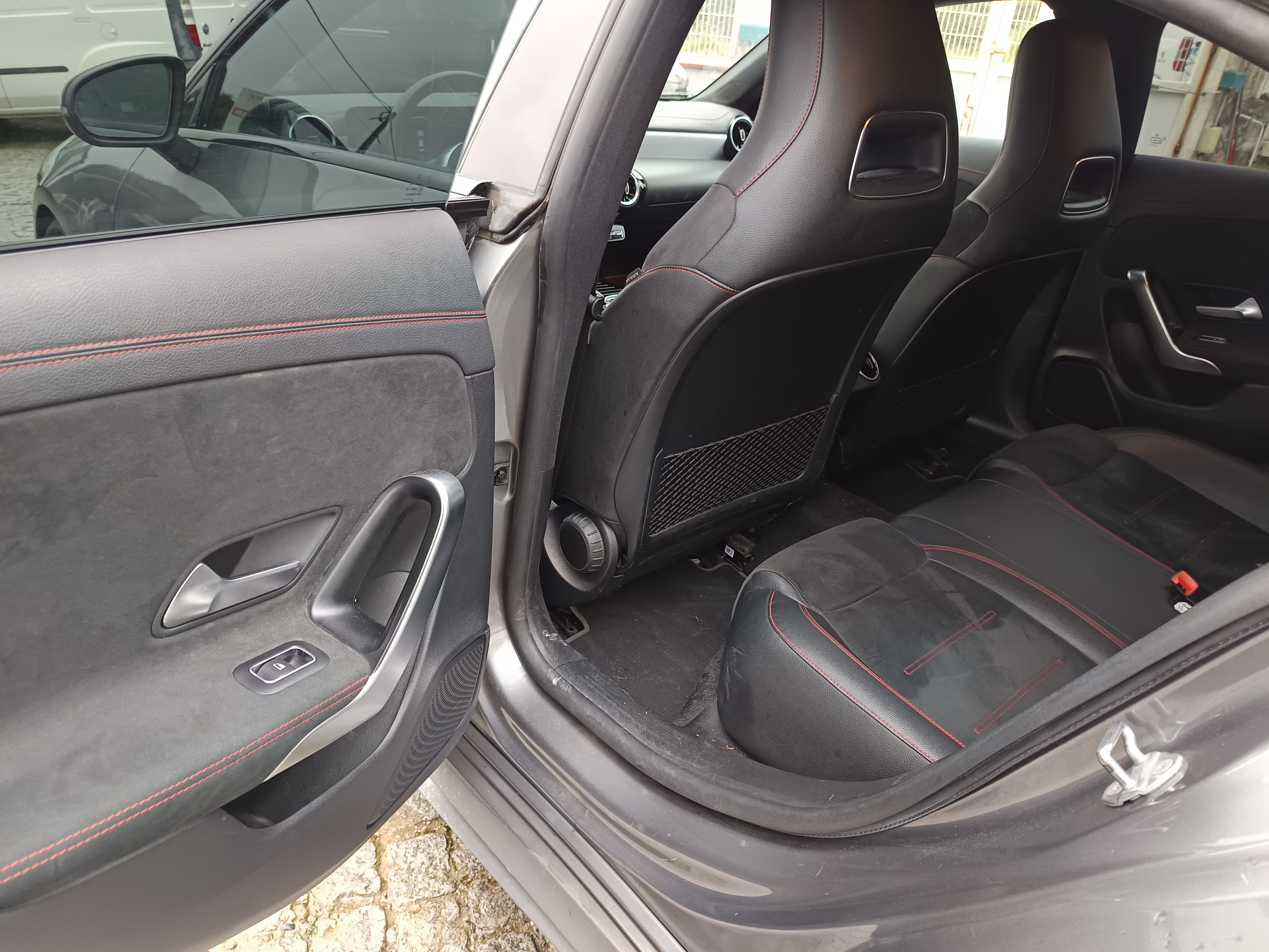 Mercedes-Benz CLA 180D · Ano 2021 — imagem 23