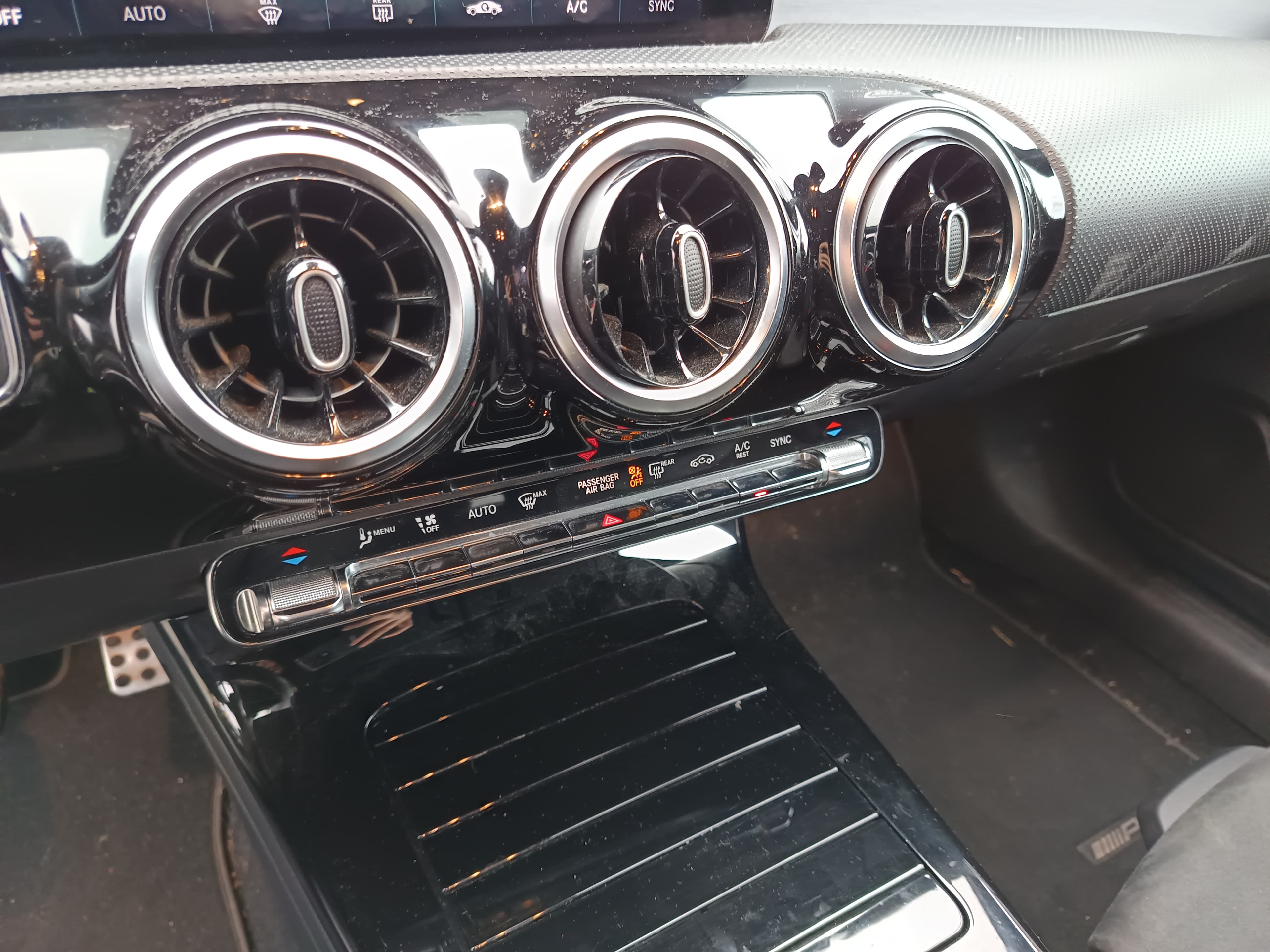 Mercedes-Benz CLA 180D · Ano 2021 — imagem 13