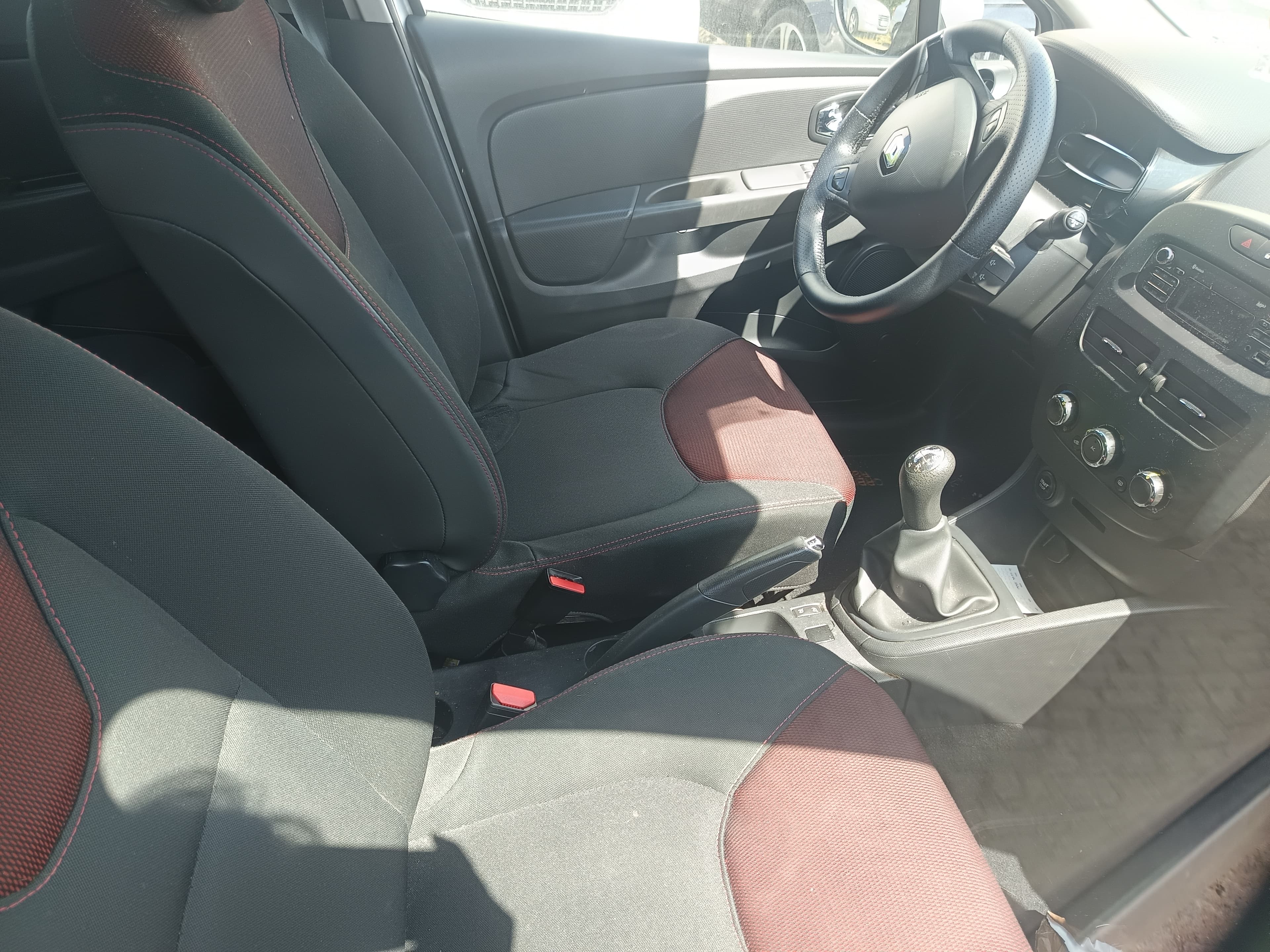 Renault Clio · Ano 2015 — imagem 15