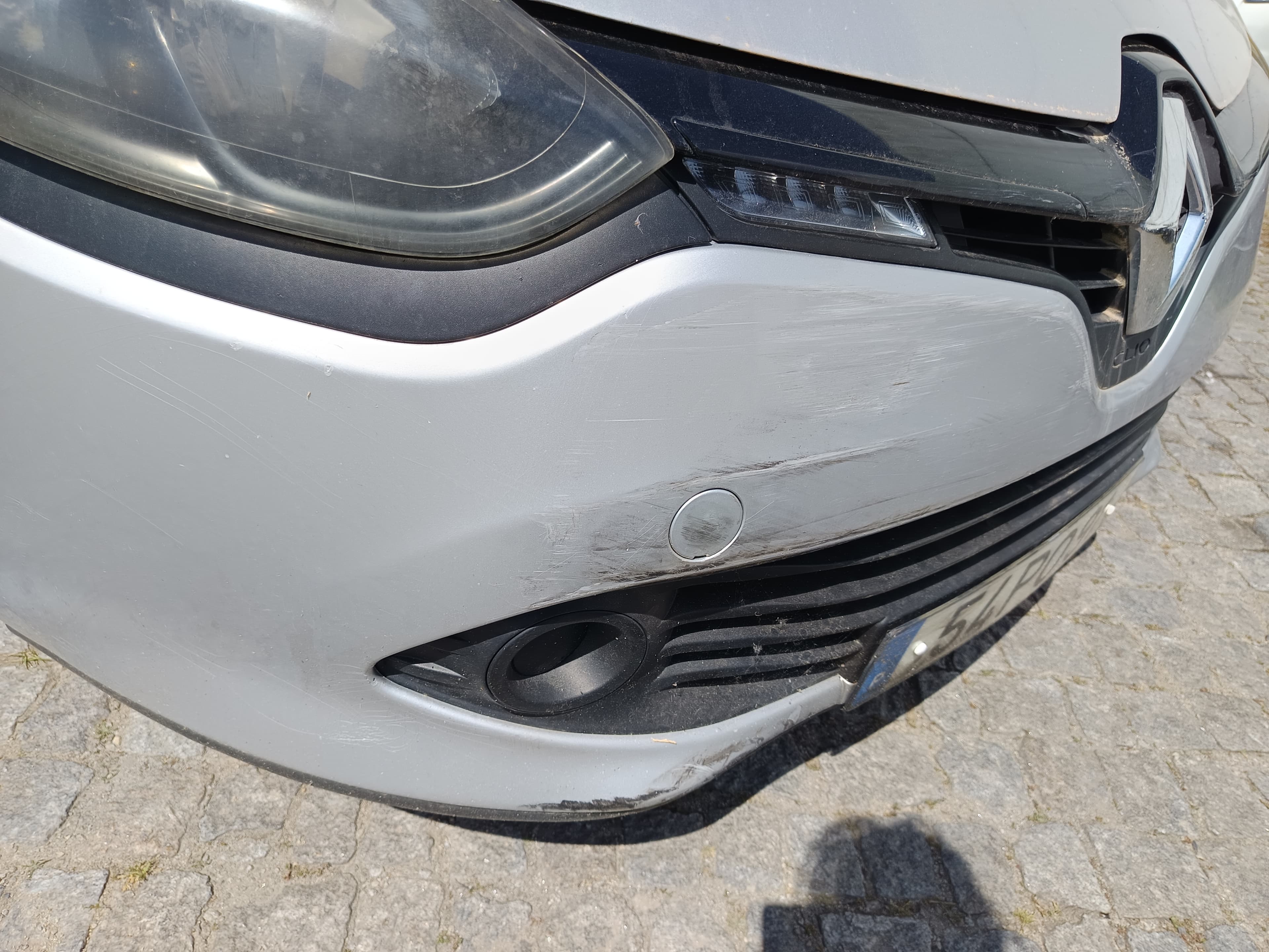 Renault Clio · Ano 2015 — imagem 11