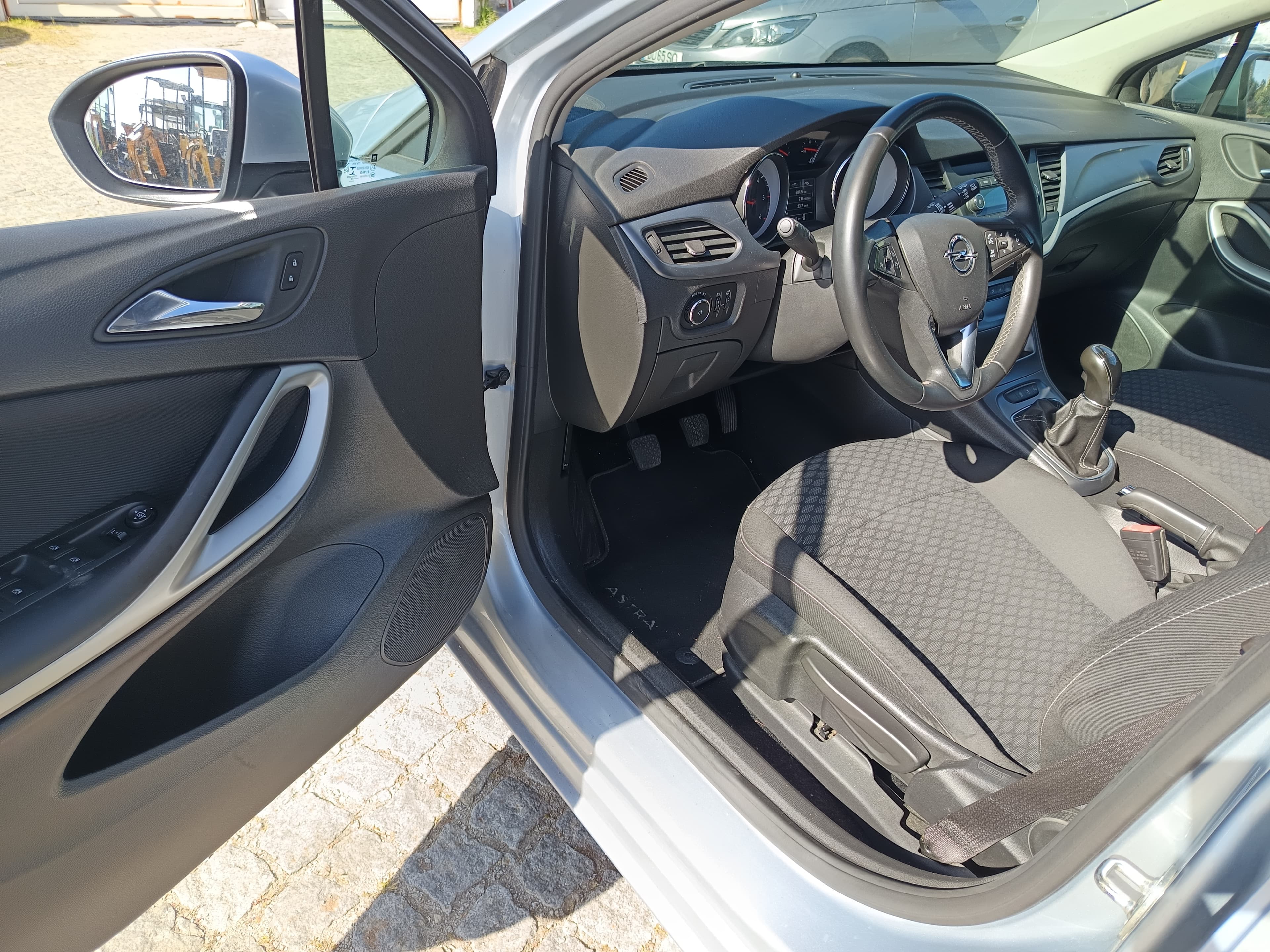 Opel Astra · Ano 2018 — imagen 28
