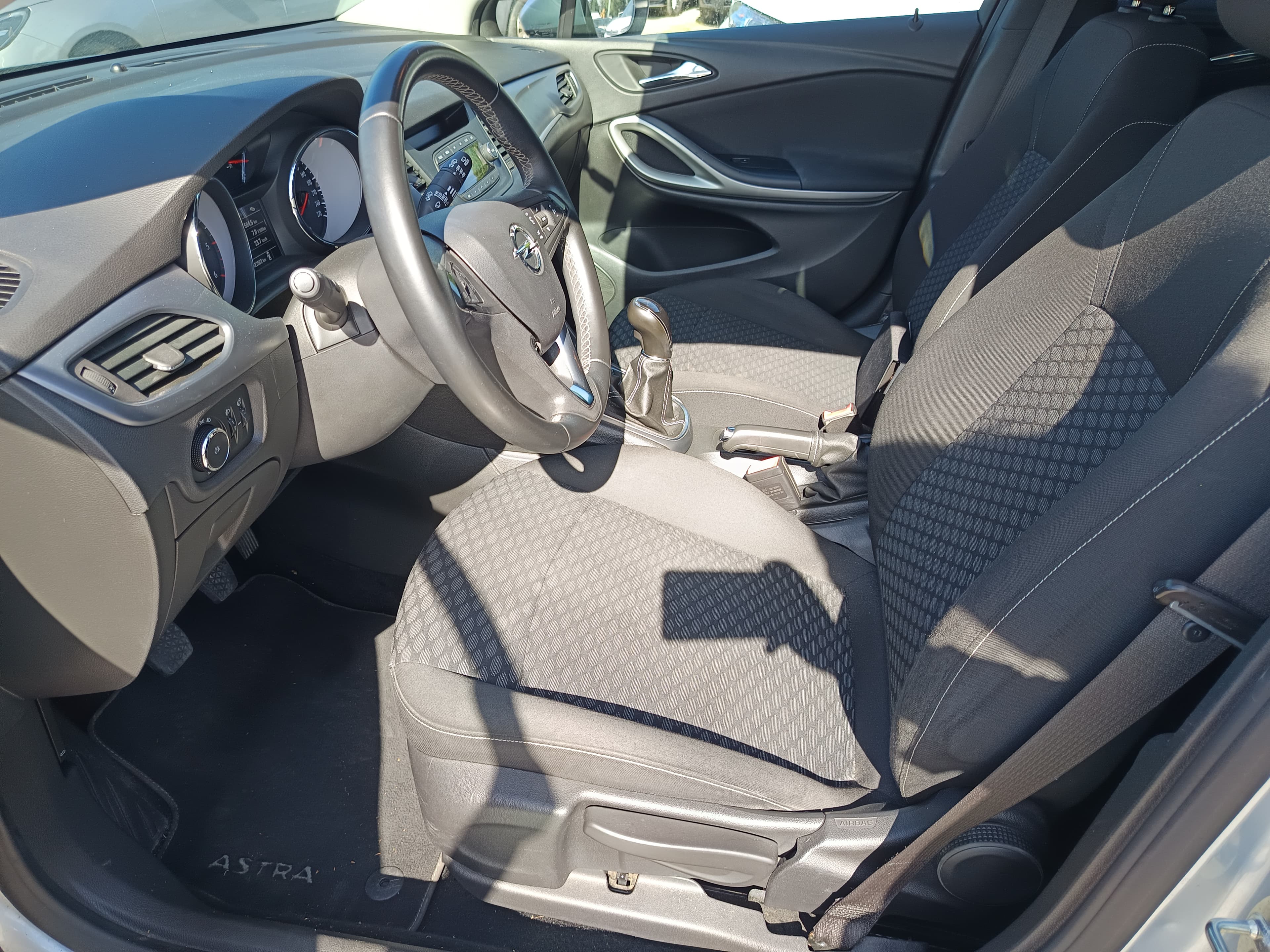 Opel Astra · Ano 2018 — imagen 30
